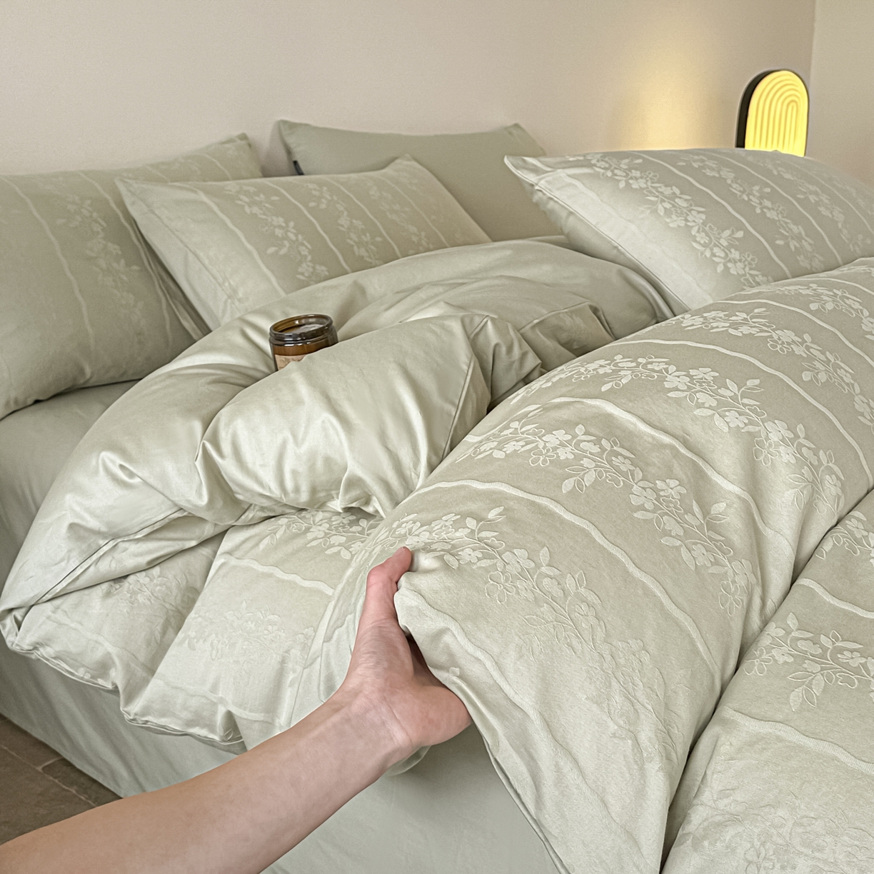 91家纺网 家纺一手货源 找家纺 如一  2026新款60S全棉水洗提花立体厚织浮雕四件套 花蔓-橄榄绿