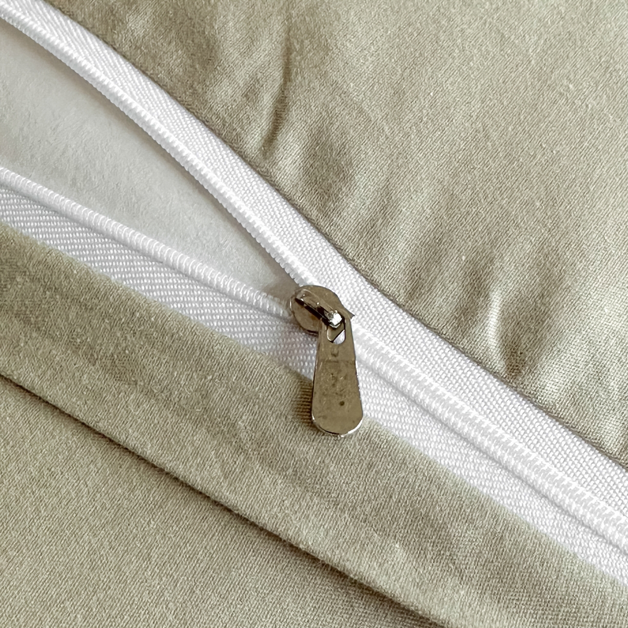 91家纺网 家纺一手货源 找家纺 如一  2026新款60S全棉水洗提花立体厚织浮雕四件套 花蔓-橄榄绿