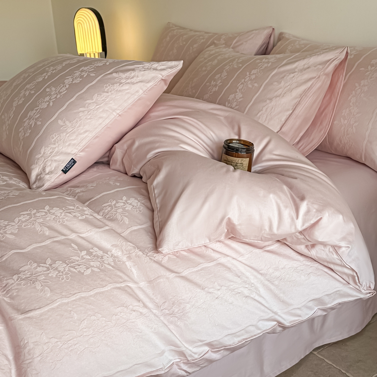 91家纺网 家纺一手货源 找家纺 如一  2026新款60S全棉水洗提花立体厚织浮雕四件套 花蔓-唯美粉