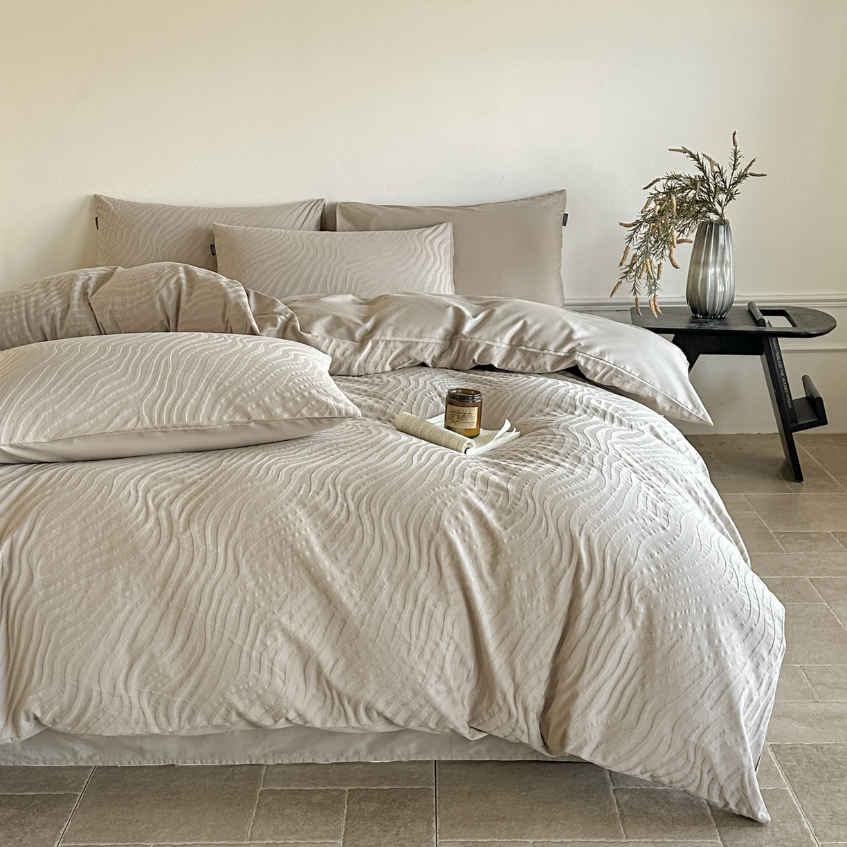 91家纺网 家纺一手货源 找家纺 如一  2026新款60S全棉水洗提花立体厚织浮雕四件套 流年-金属灰