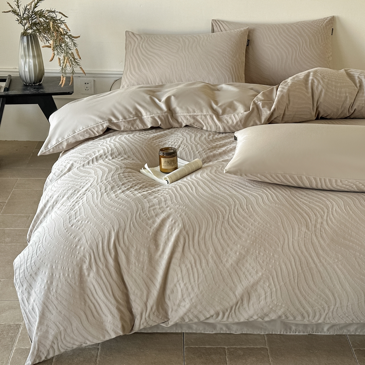 91家纺网 家纺一手货源 找家纺 如一  2026新款60S全棉水洗提花立体厚织浮雕四件套 流年-金属灰