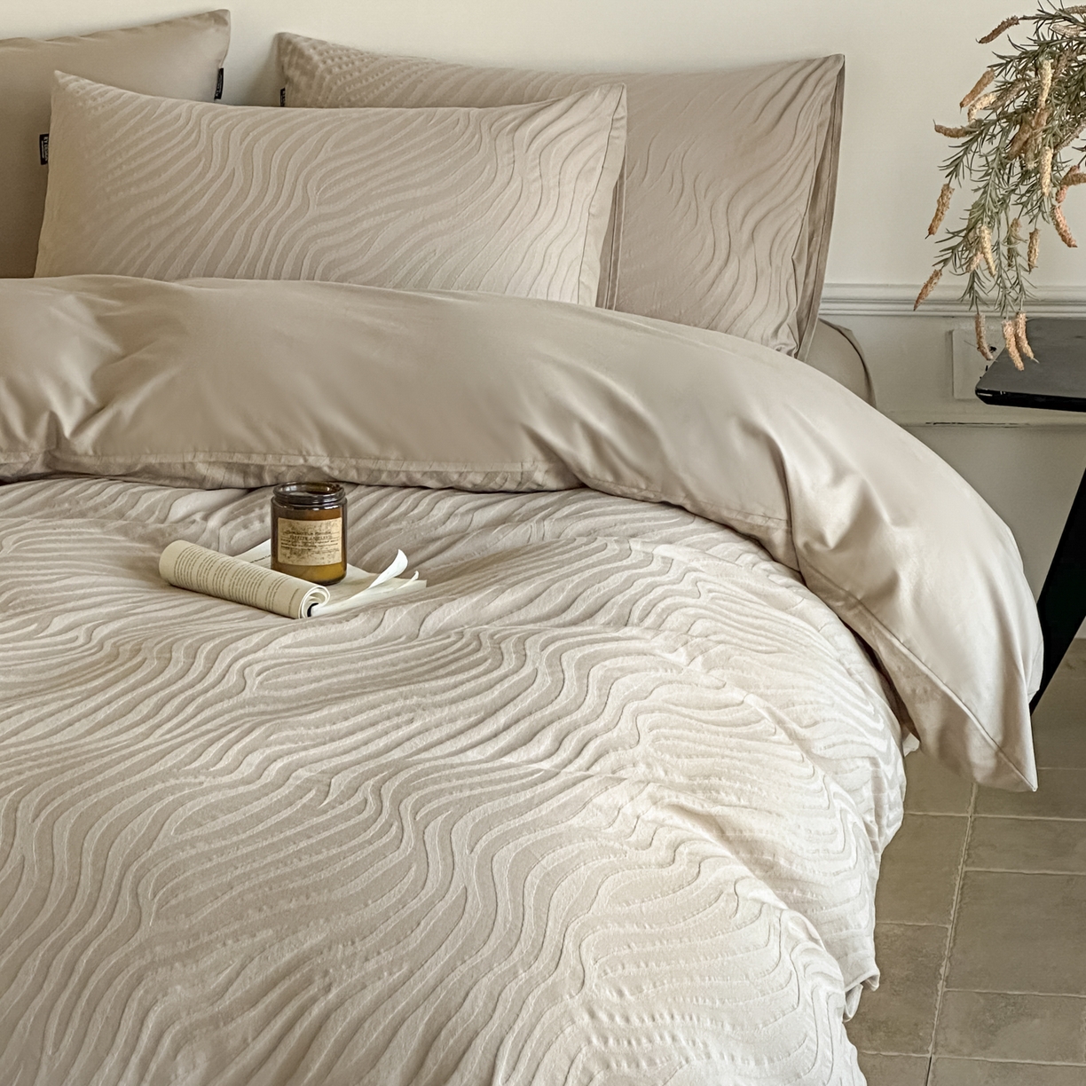 91家纺网 家纺一手货源 找家纺 如一  2026新款60S全棉水洗提花立体厚织浮雕四件套 流年-金属灰