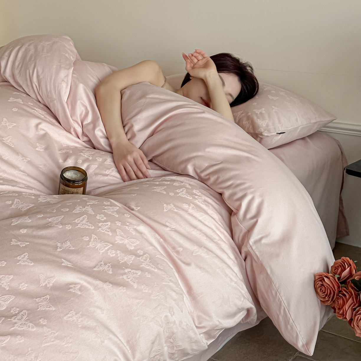 91家纺网 家纺一手货源 找家纺 如一  2026新款60S全棉水洗提花立体厚织浮雕四件套 迷蝶-唯美粉