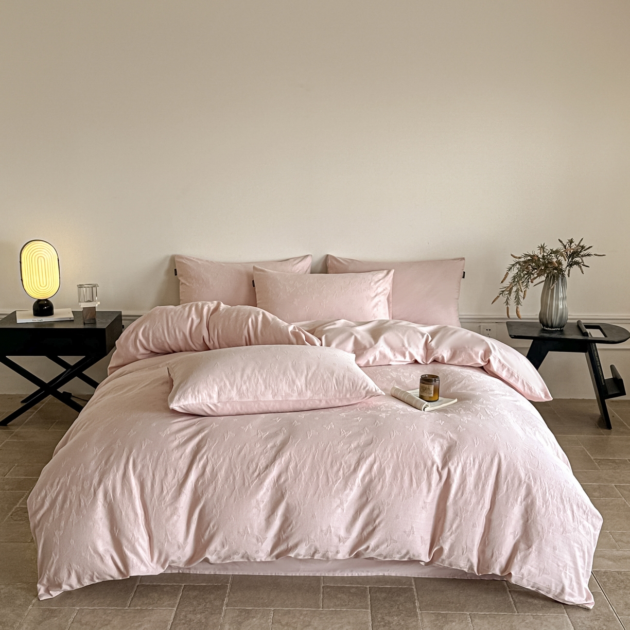 91家纺网 家纺一手货源 找家纺 如一  2026新款60S全棉水洗提花立体厚织浮雕四件套 迷蝶-唯美粉