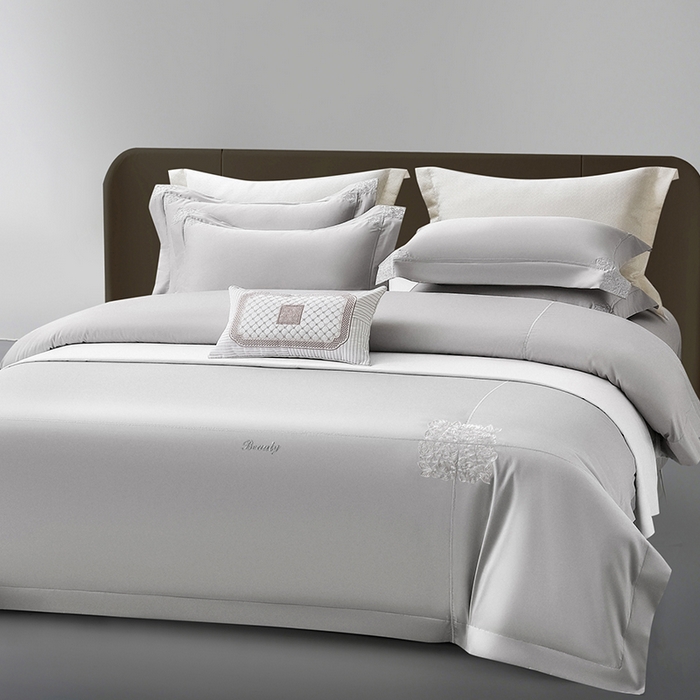 91家纺网 家纺一手货源 找家纺 诗黛尔 2026春夏新款长绒棉刺绣纪凡希系列四件套 纪凡希 云雾灰