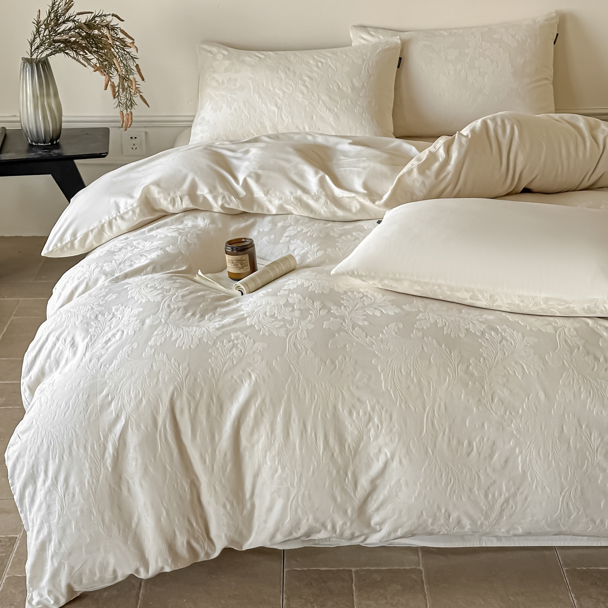 91家纺网 家纺一手货源 找家纺 如一  2026新款60S全棉水洗提花立体厚织浮雕四件套 香草-奶昔白