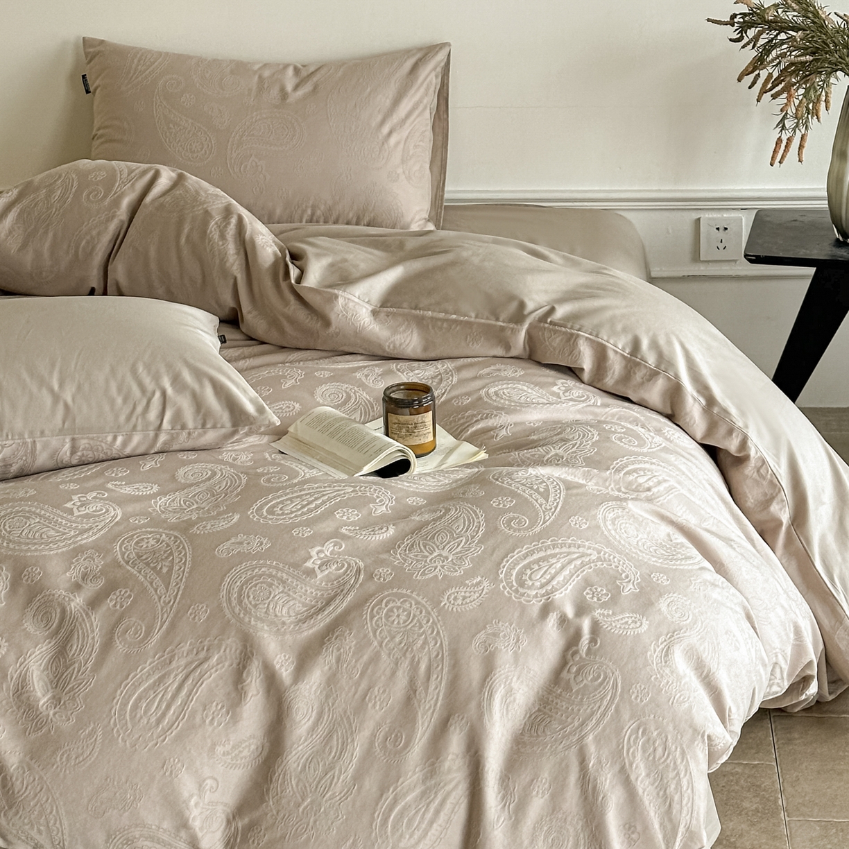 91家纺网 家纺一手货源 找家纺 如一  2026新款60S全棉水洗提花立体厚织浮雕四件套 腰果-金属灰