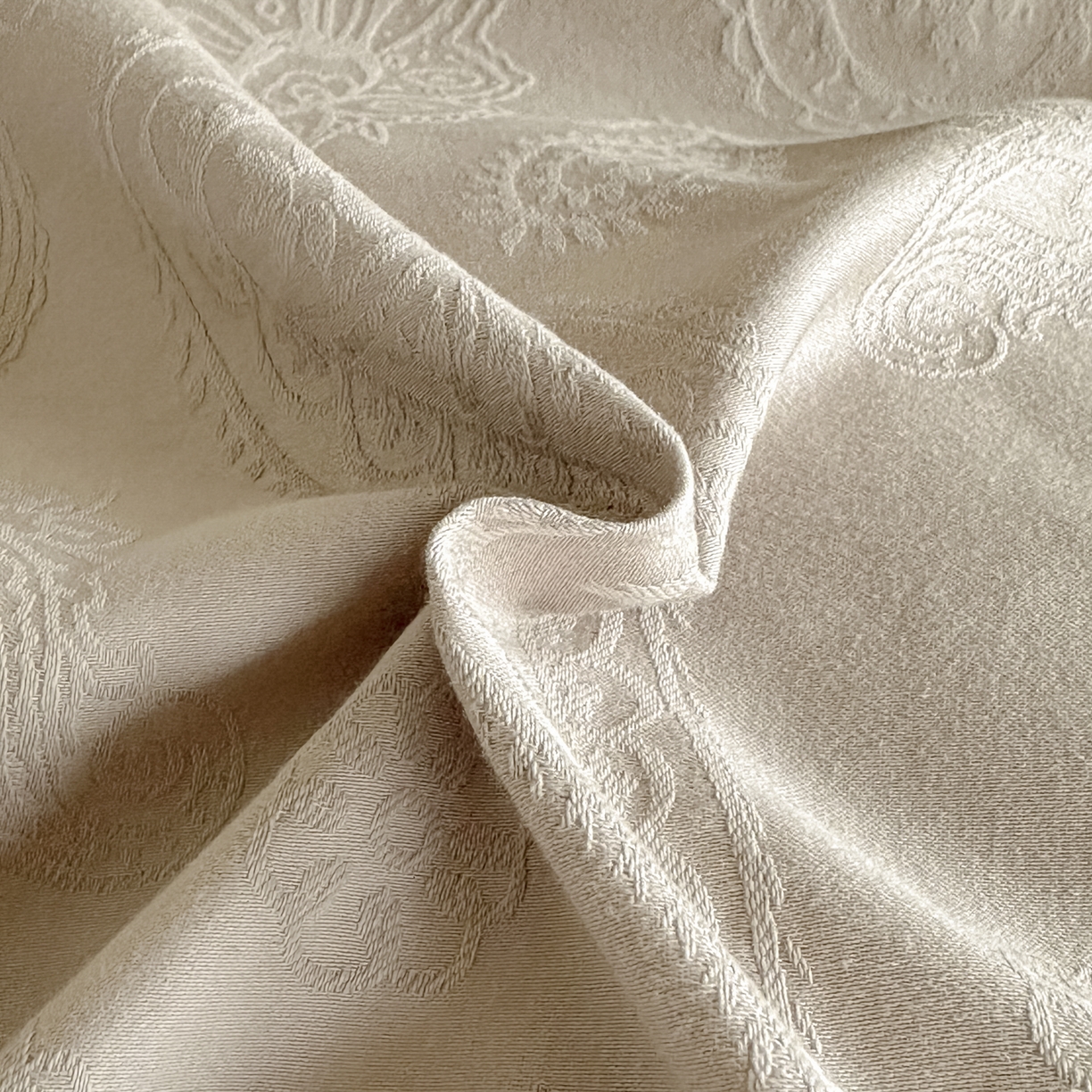 91家纺网 家纺一手货源 找家纺 如一  2026新款60S全棉水洗提花立体厚织浮雕四件套 腰果-金属灰