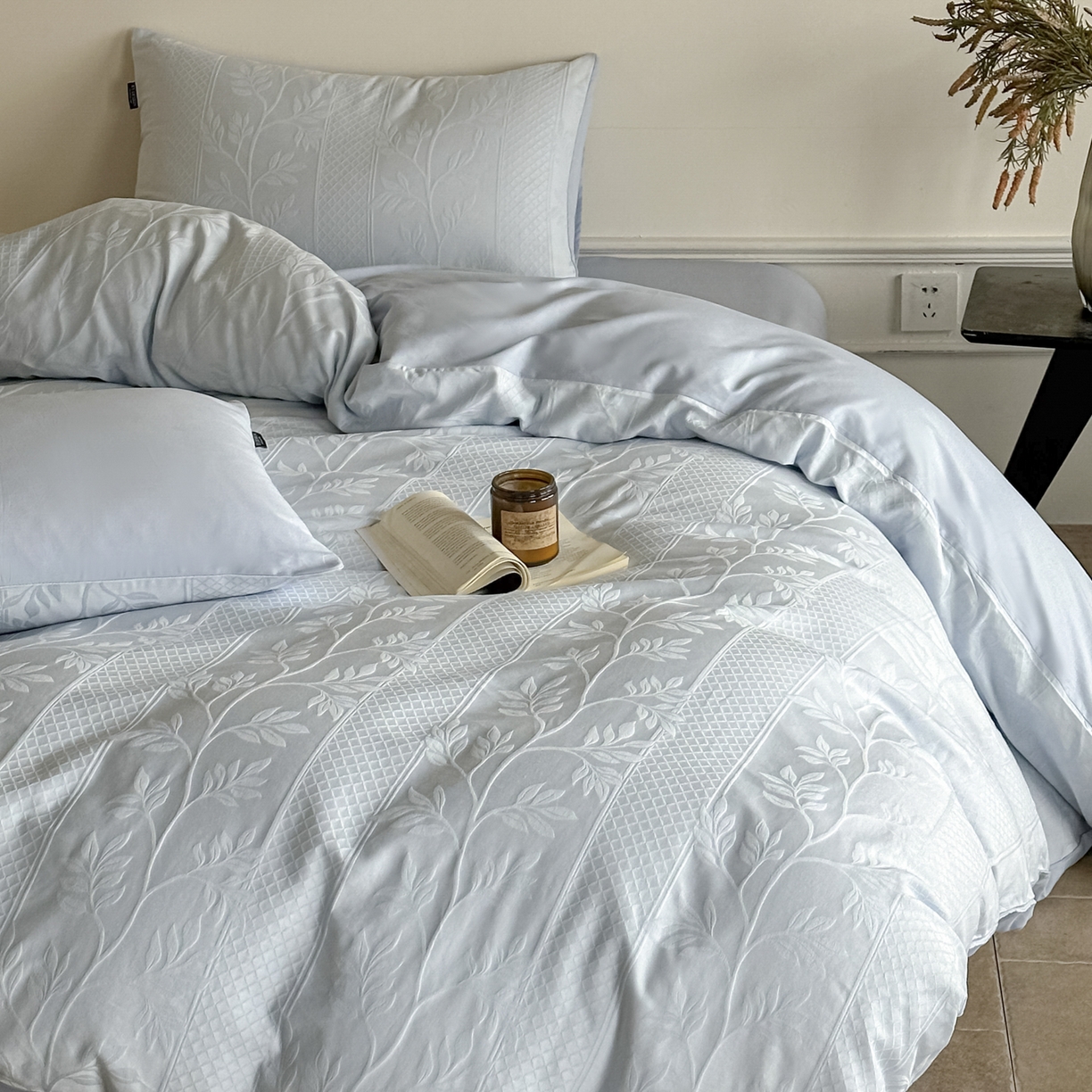 91家纺网 家纺一手货源 找家纺 如一  2026新款60S全棉水洗提花立体厚织浮雕四件套 叶韵-云水蓝