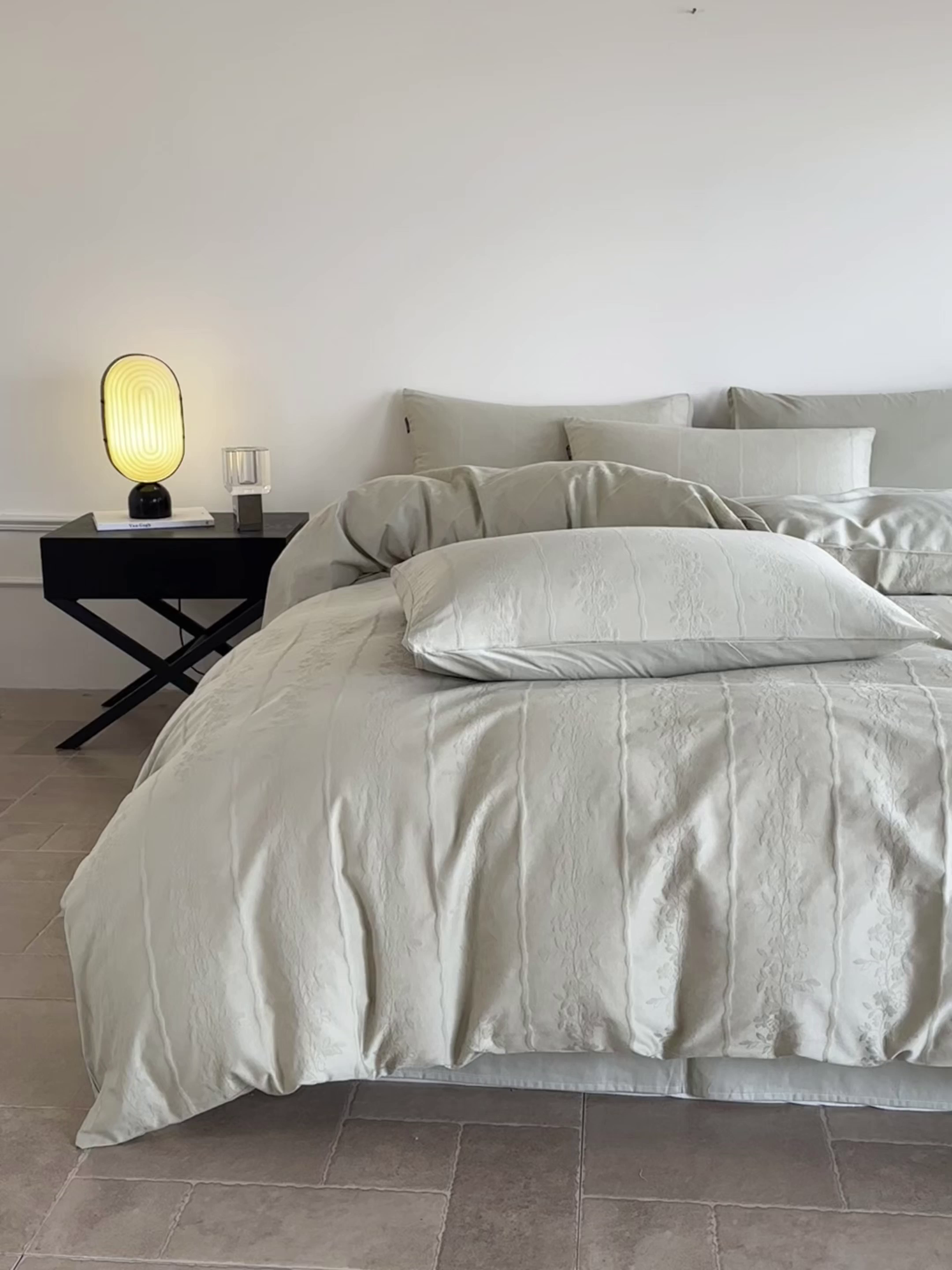 91家纺网 家纺一手货源 找家纺 如一  2026新款60S全棉水洗提花立体厚织浮雕四件套 花蔓-橄榄绿