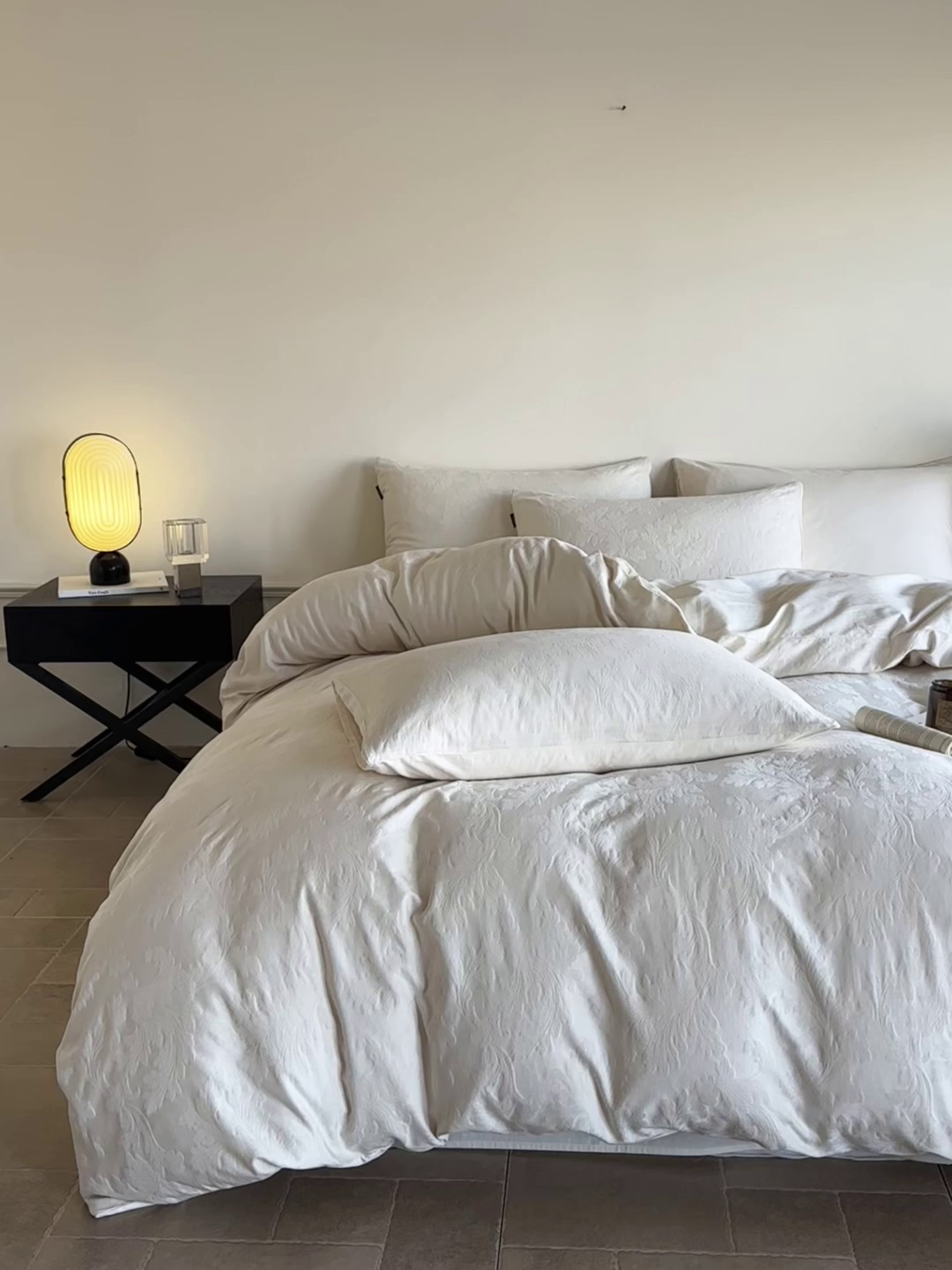 91家纺网 家纺一手货源 找家纺 如一  2026新款60S全棉水洗提花立体厚织浮雕四件套 香草-奶昔白