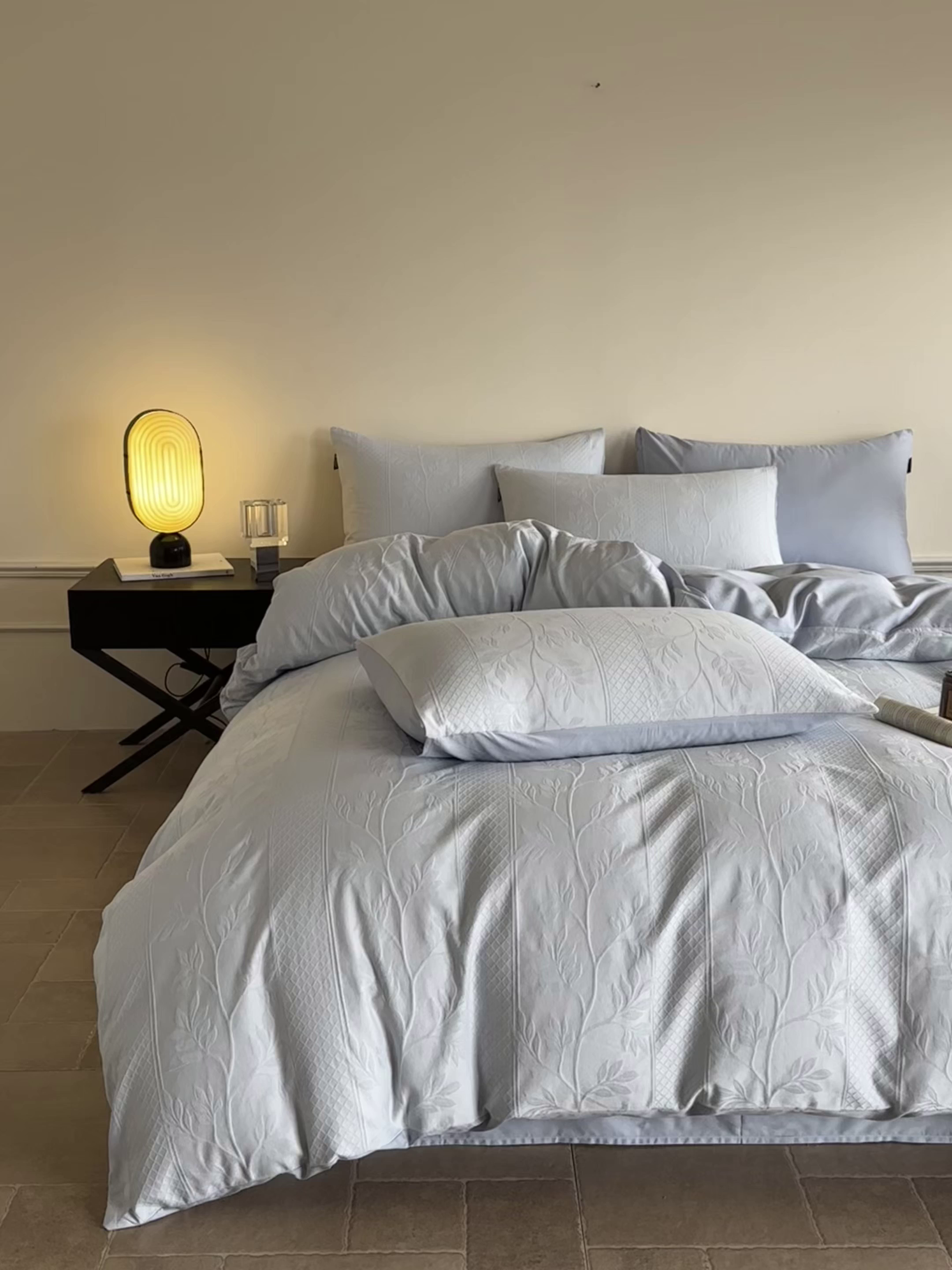 91家纺网 家纺一手货源 找家纺 如一  2026新款60S全棉水洗提花立体厚织浮雕四件套 叶韵-云水蓝