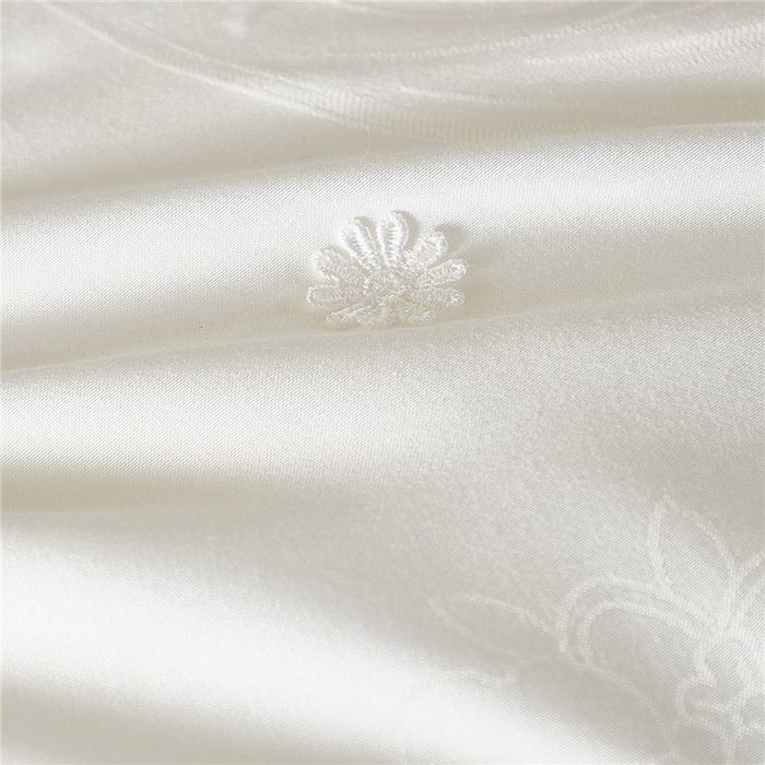 91家纺网 家纺一手货源 找家纺 昕科 2026新款凤尾花蚕丝枕-花朵柞蚕丝枕芯大提花莱赛尔蚕丝枕头 凤尾花蚕丝枕-月光白/一只装