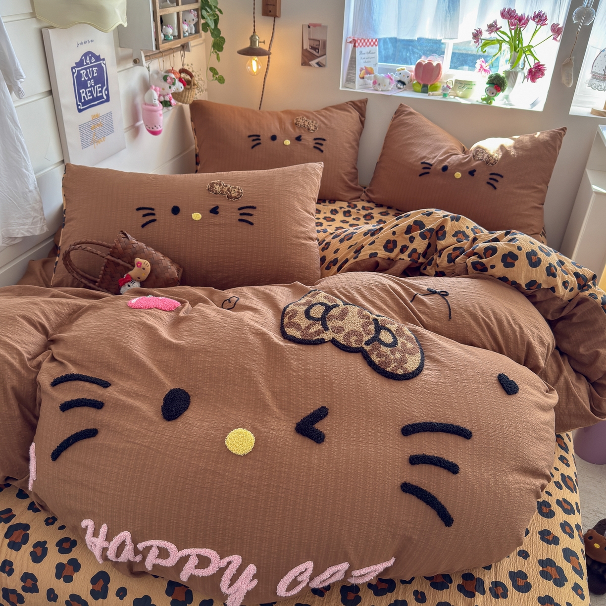 91家纺网 家纺一手货源 找家纺 卡斯诺家纺馆 2026新款皱皱棉双层纱毛巾绣四件套（下载文件包含买家秀） 摩登猫咪-咖色