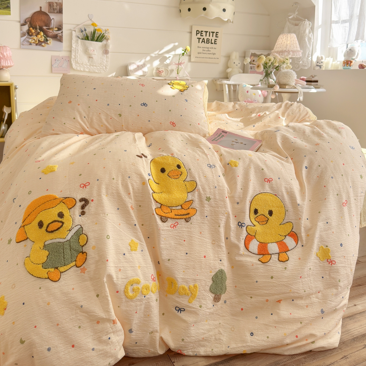 91家纺网 家纺一手货源 找家纺 卡斯诺家纺馆 2026新款皱皱棉双层纱毛巾绣四件套（下载文件包含买家秀） 开心小鸭