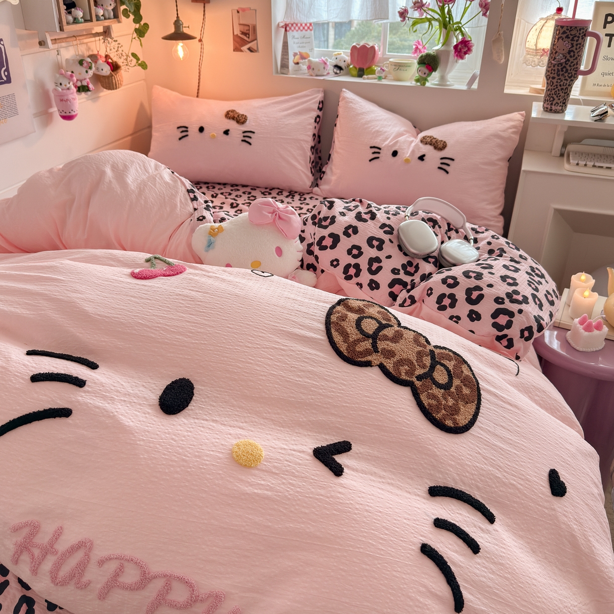 91家纺网 家纺一手货源 找家纺 卡斯诺家纺馆 2026新款皱皱棉双层纱毛巾绣四件套（下载文件包含买家秀） 摩登猫咪-玉粉