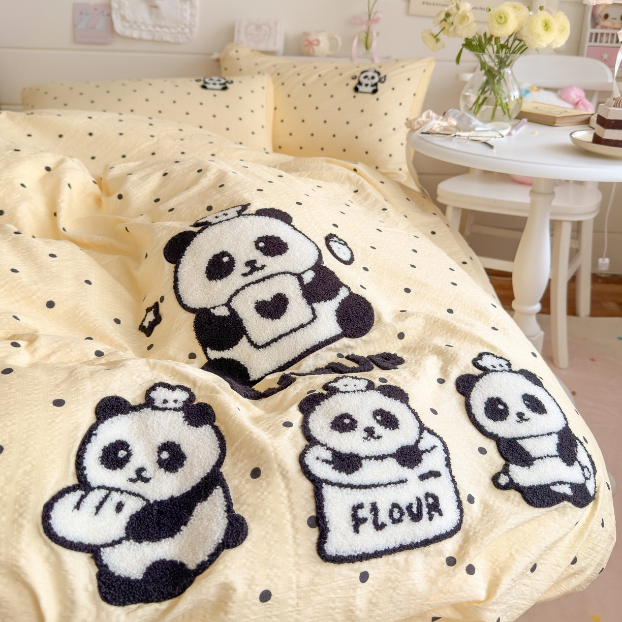 91家纺网 家纺一手货源 找家纺 卡斯诺家纺馆 2026新款皱皱棉双层纱毛巾绣四件套（下载文件包含买家秀） 黑白熊猫