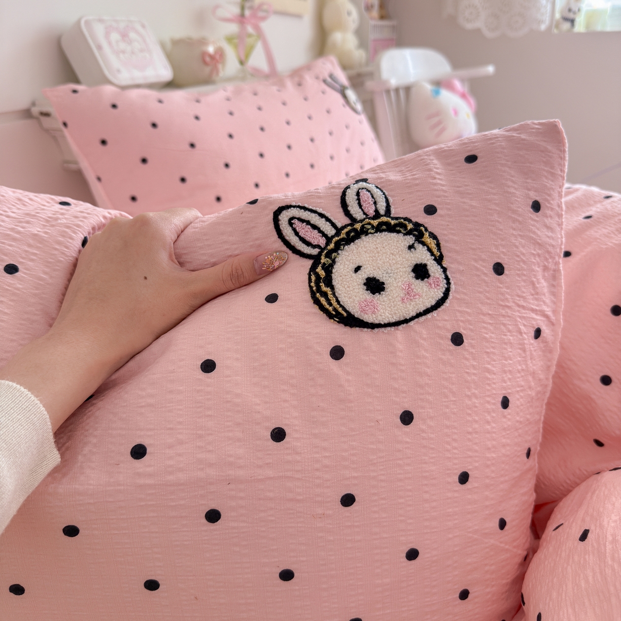 91家纺网 家纺一手货源 找家纺 卡斯诺家纺馆 2026新款皱皱棉双层纱毛巾绣四件套（下载文件包含买家秀） 花伞兔