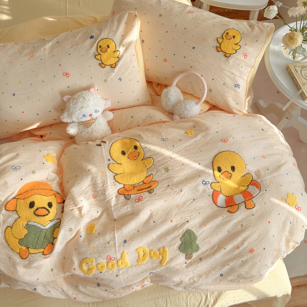 91家纺网 家纺一手货源 找家纺 卡斯诺家纺馆 2026新款皱皱棉双层纱毛巾绣四件套（下载文件包含买家秀） 开心小鸭