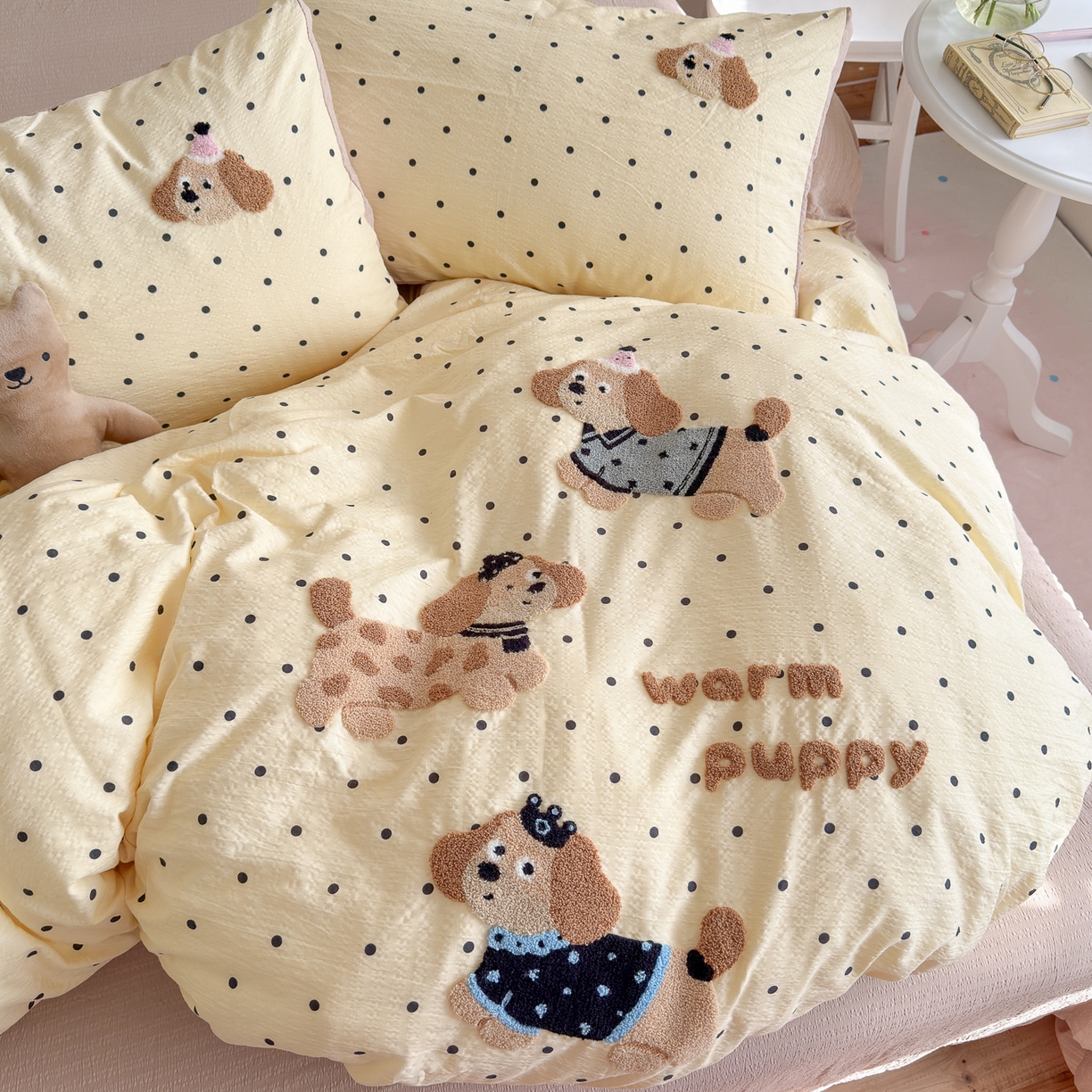 91家纺网 家纺一手货源 找家纺 卡斯诺家纺馆 2026新款皱皱棉双层纱毛巾绣四件套（下载文件包含买家秀） 萌趣小狗