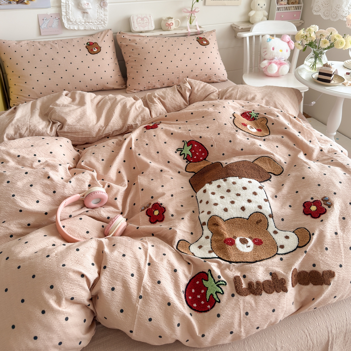 91家纺网 家纺一手货源 找家纺 卡斯诺家纺馆 2026新款皱皱棉双层纱毛巾绣四件套（下载文件包含买家秀） 倒立熊