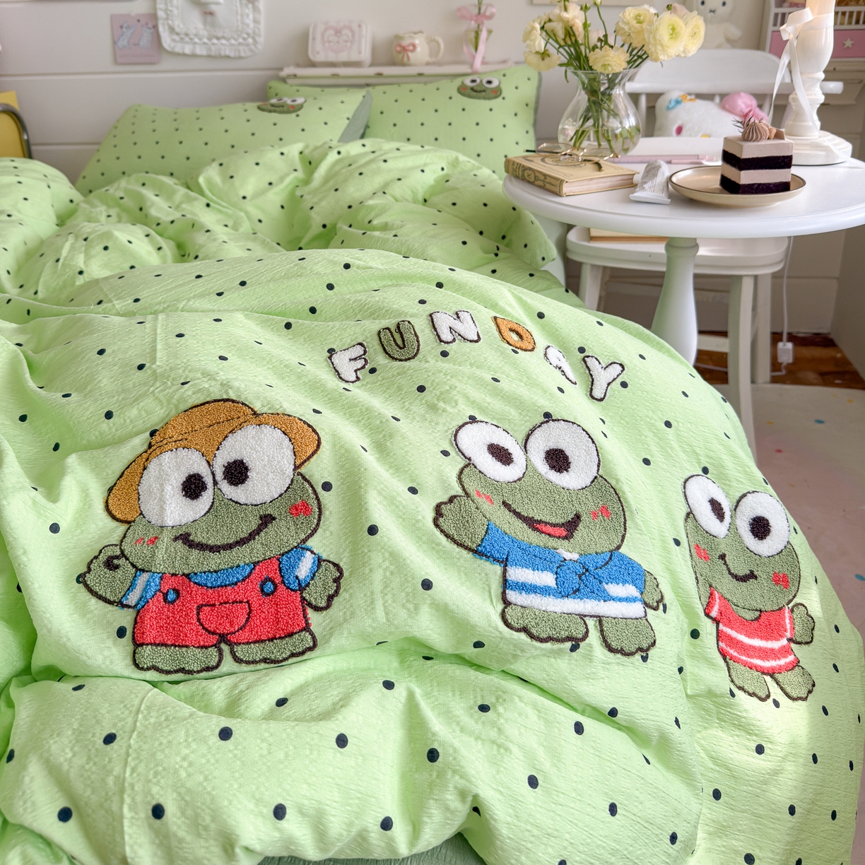 91家纺网 家纺一手货源 找家纺 卡斯诺家纺馆 2026新款皱皱棉双层纱毛巾绣四件套（下载文件包含买家秀） 绿萌蛙