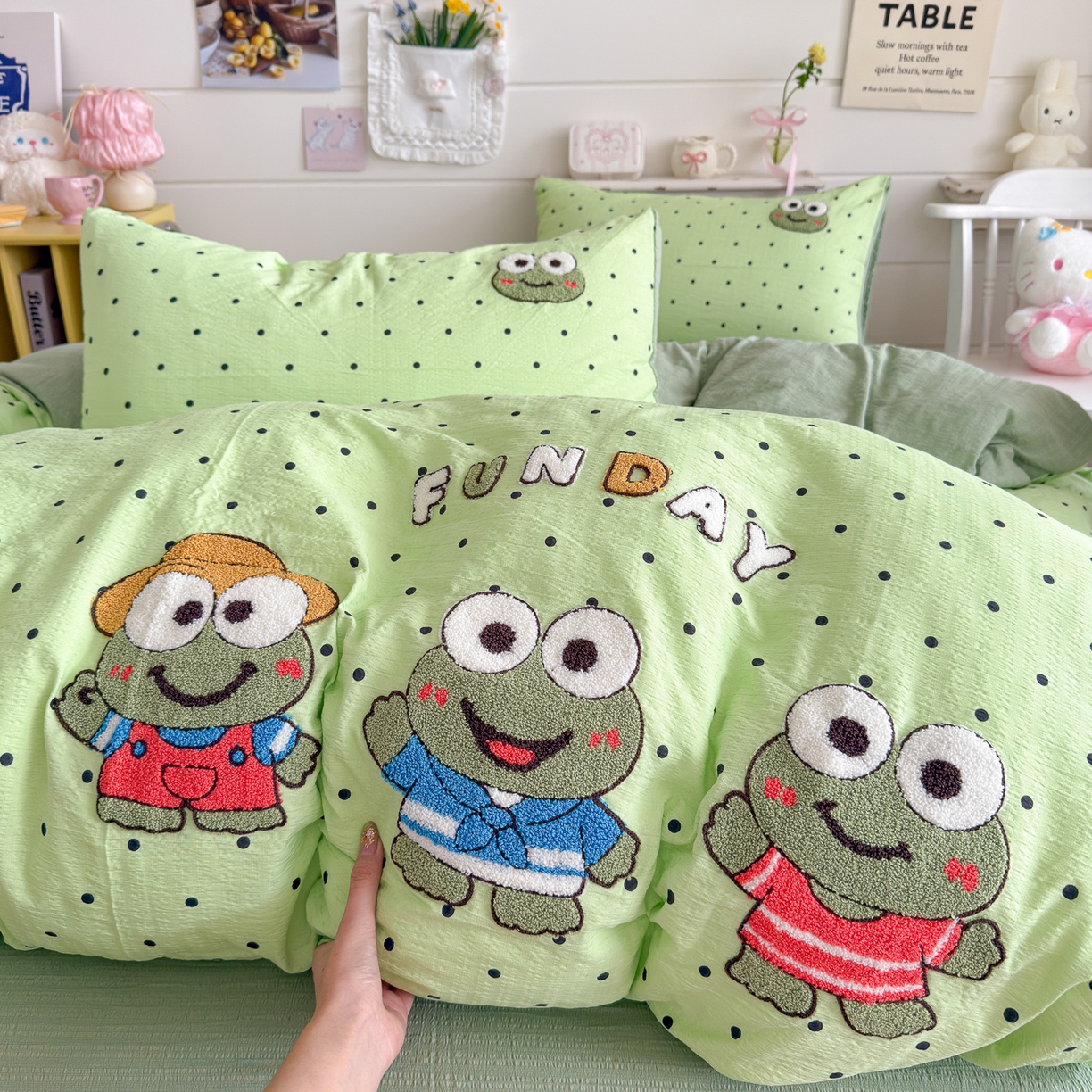 91家纺网 家纺一手货源 找家纺 卡斯诺家纺馆 2026新款皱皱棉双层纱毛巾绣四件套（下载文件包含买家秀） 绿萌蛙