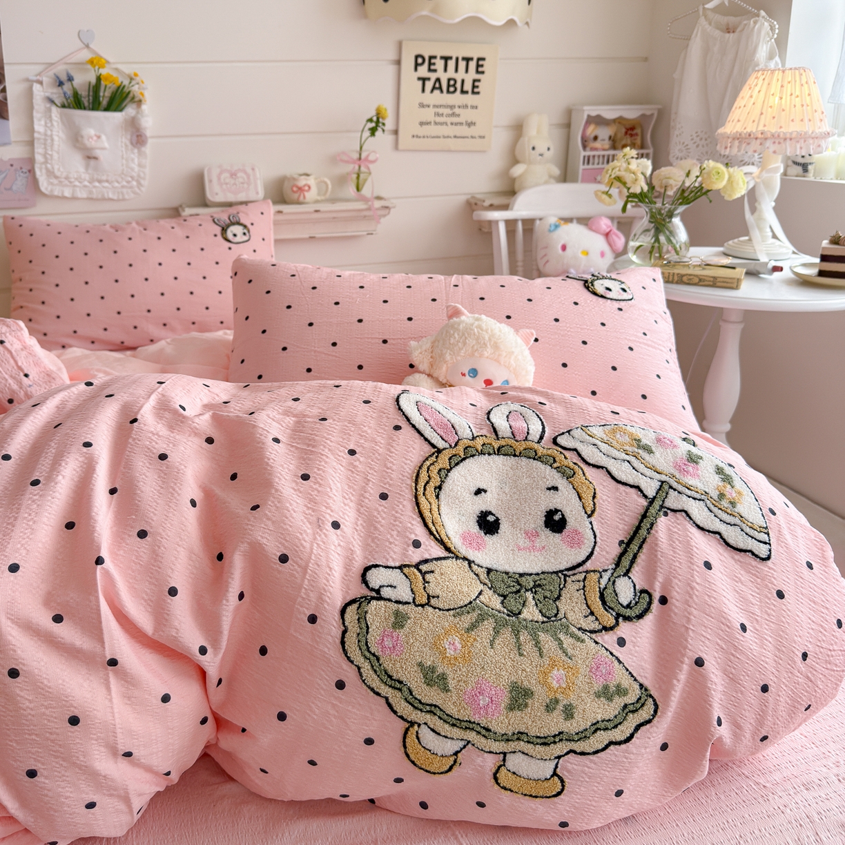 91家纺网 家纺一手货源 找家纺 卡斯诺家纺馆 2026新款皱皱棉双层纱毛巾绣四件套（下载文件包含买家秀） 花伞兔