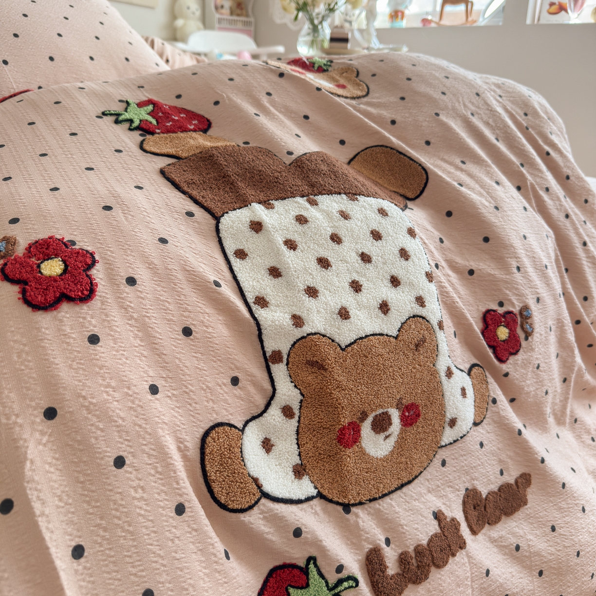 91家纺网 家纺一手货源 找家纺 卡斯诺家纺馆 2026新款皱皱棉双层纱毛巾绣四件套（下载文件包含买家秀） 倒立熊