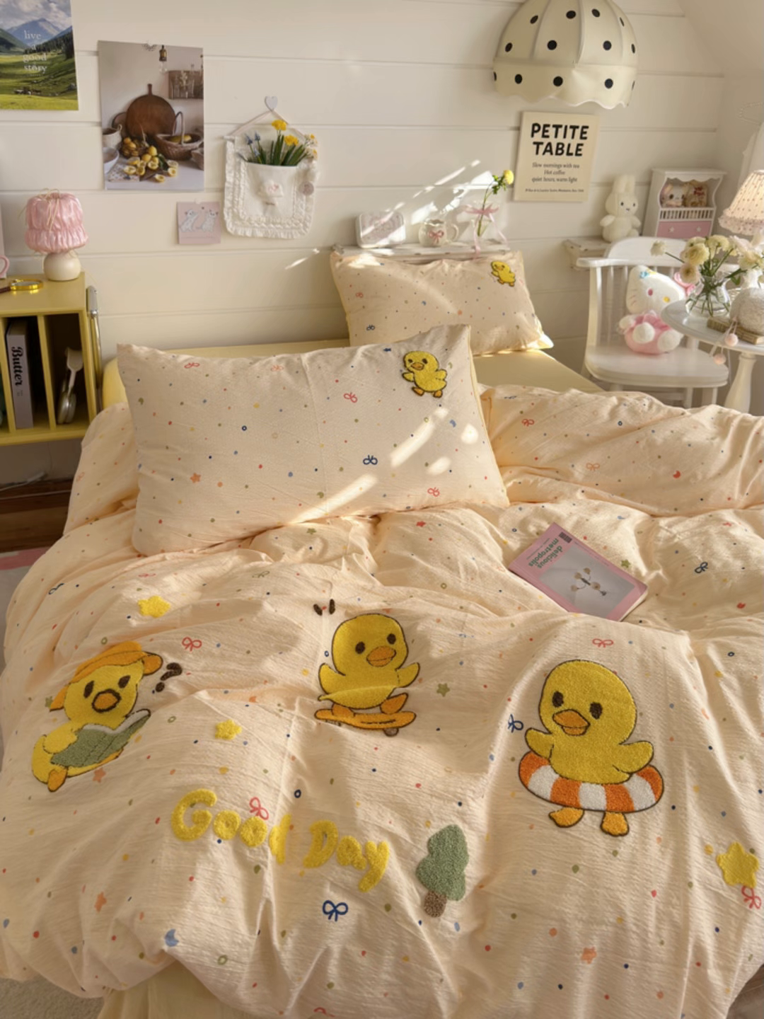 91家纺网 家纺一手货源 找家纺 卡斯诺家纺馆 2026新款皱皱棉双层纱毛巾绣四件套（下载文件包含买家秀） 开心小鸭