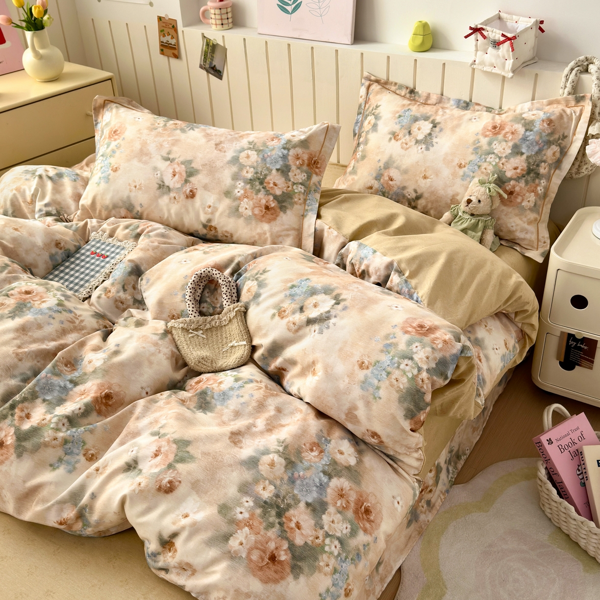 91家纺网 家纺一手货源 找家纺 乐童家纺 2026新款全棉网红直播爆款吊边一字绣工艺款四件套-系列二 锦绣园