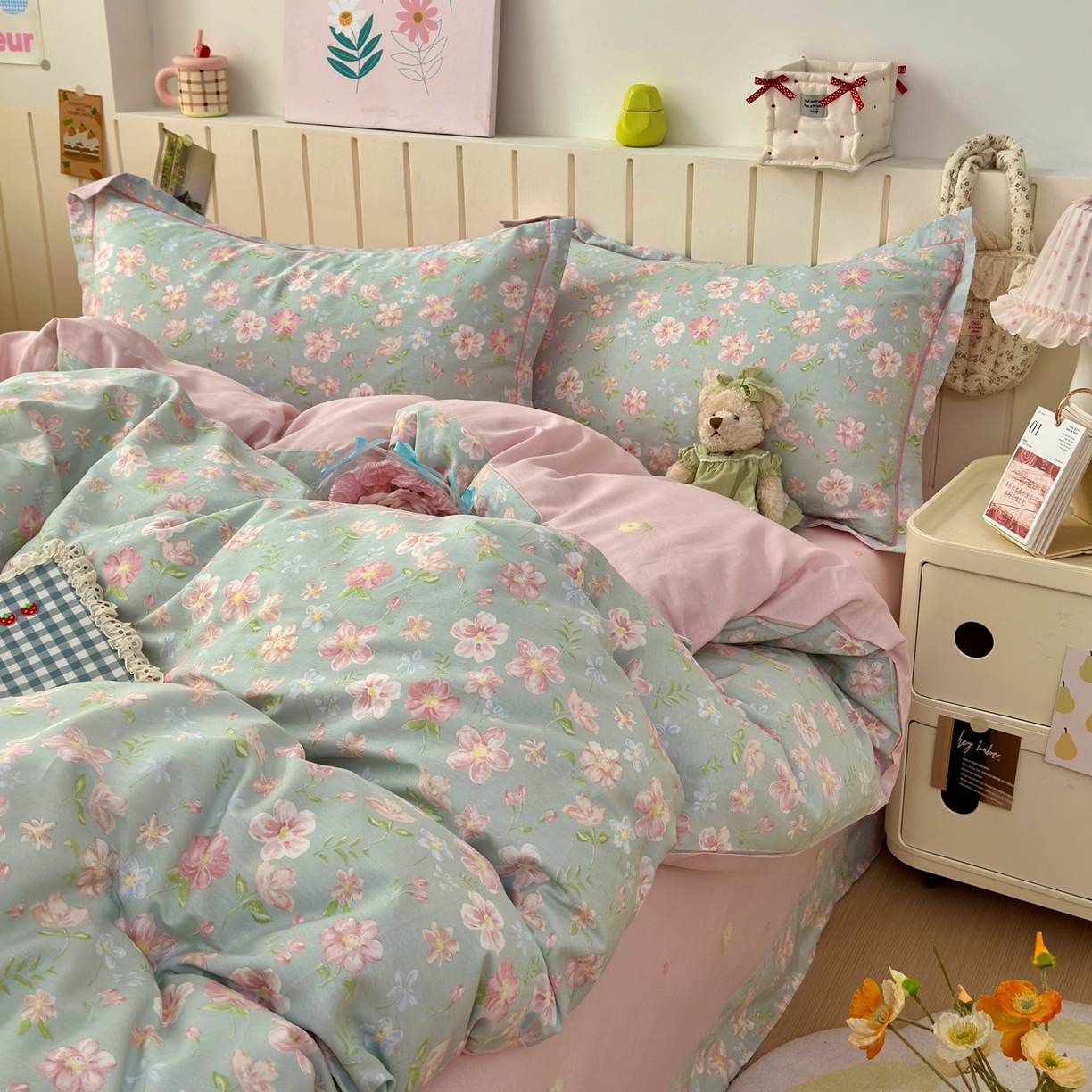 91家纺网 家纺一手货源 找家纺 乐童家纺 2026新款全棉网红直播爆款吊边一字绣工艺款四件套-系列二 恋恋花开