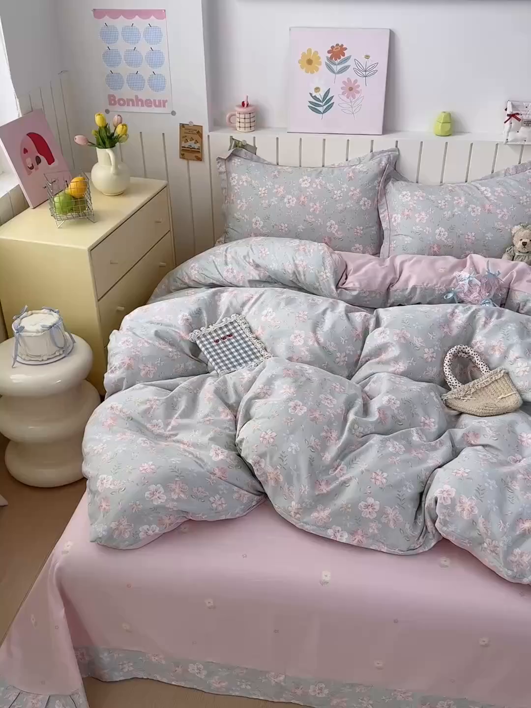 91家纺网 家纺一手货源 找家纺 乐童家纺 2026新款全棉网红直播爆款吊边一字绣工艺款四件套-系列二 恋恋花开