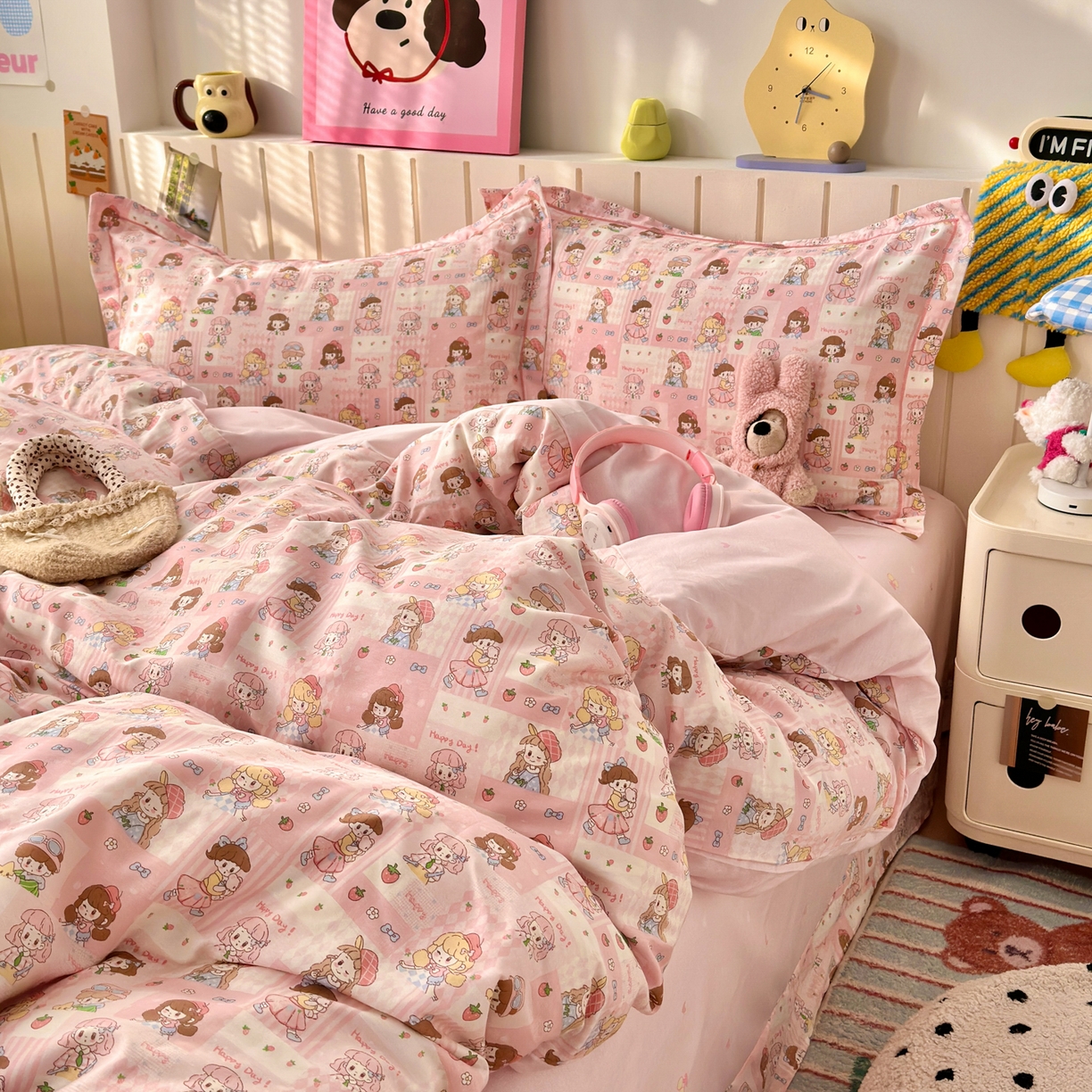 91家纺网 家纺一手货源 找家纺 乐童家纺 2026新款全棉网红直播爆款吊边一字绣工艺款四件套-系列二 派对女孩