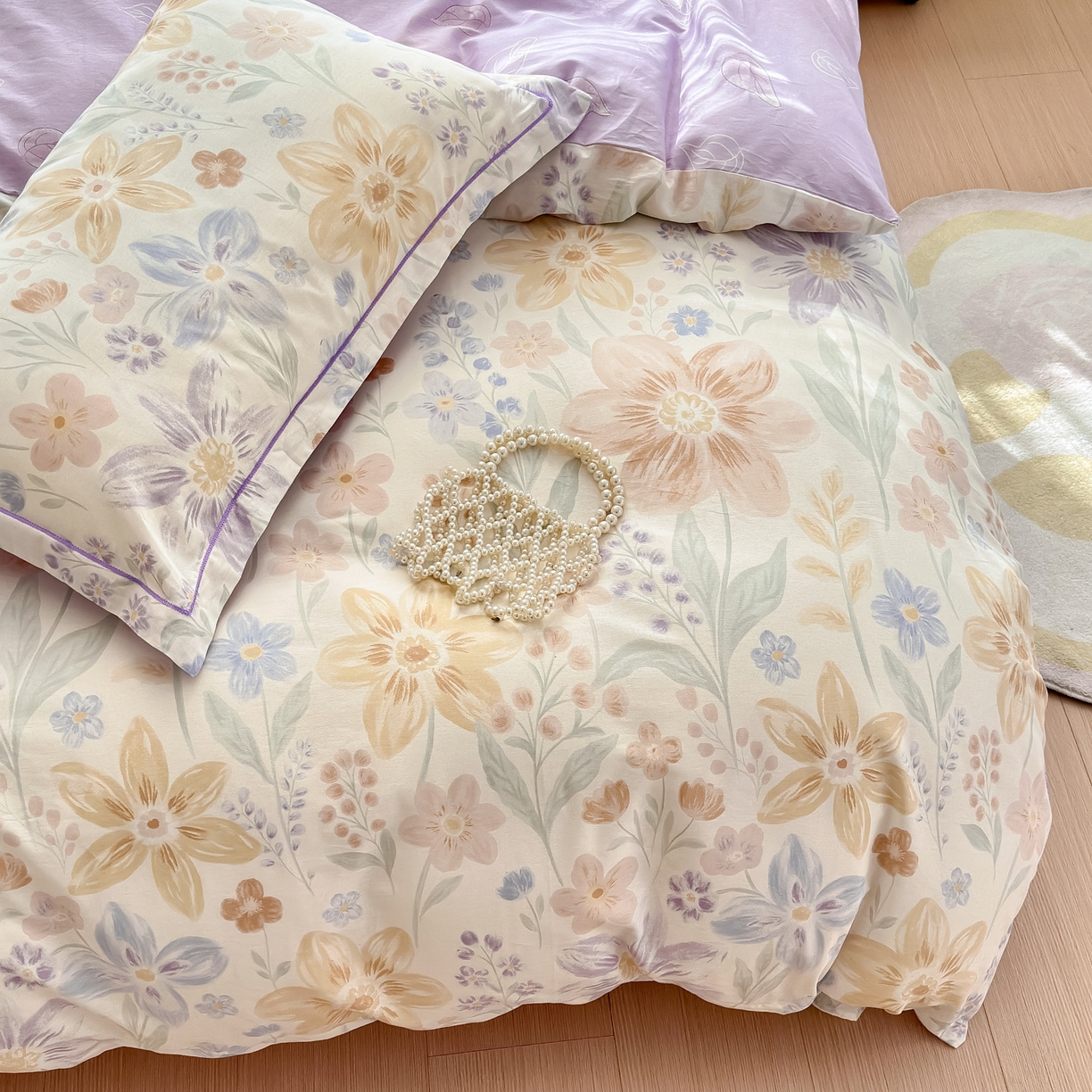 91家纺网 家纺一手货源 找家纺 乐童家纺 2026新款全棉网红直播爆款吊边一字绣工艺款四件套-系列二 柔色花笺