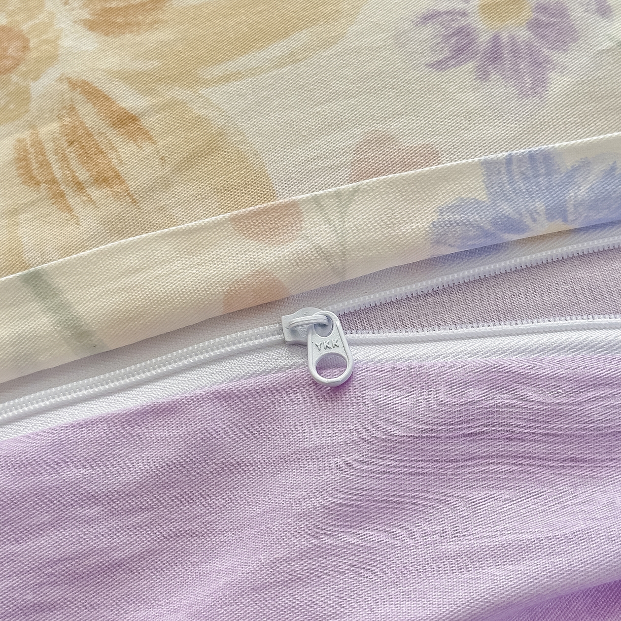 91家纺网 家纺一手货源 找家纺 乐童家纺 2026新款全棉网红直播爆款吊边一字绣工艺款四件套-系列二 柔色花笺