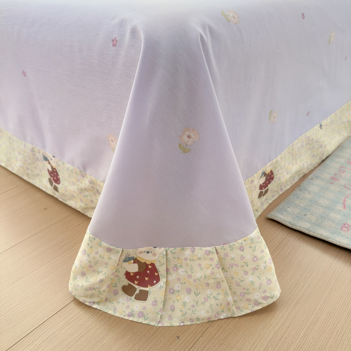 91家纺网 家纺一手货源 找家纺 乐童家纺 2026新款全棉网红直播爆款吊边一字绣工艺款四件套-系列二 碎花学院