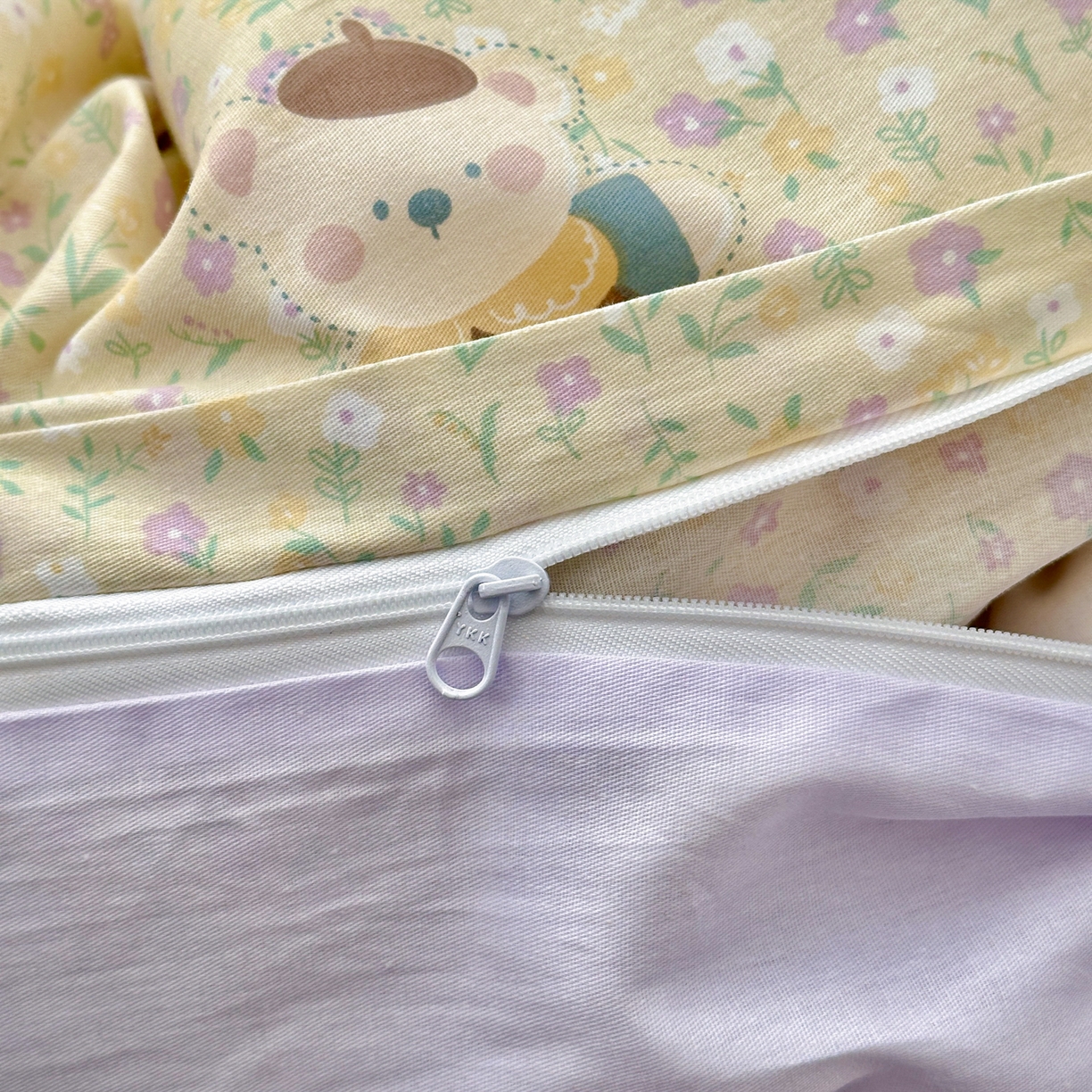 91家纺网 家纺一手货源 找家纺 乐童家纺 2026新款全棉网红直播爆款吊边一字绣工艺款四件套-系列二 碎花学院