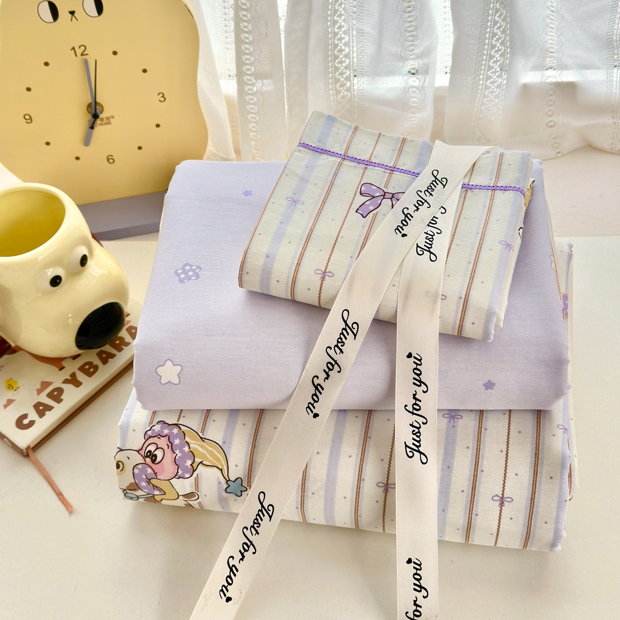 91家纺网 家纺一手货源 找家纺 乐童家纺 2026新款全棉网红直播爆款吊边一字绣工艺款四件套-系列二 小精灵