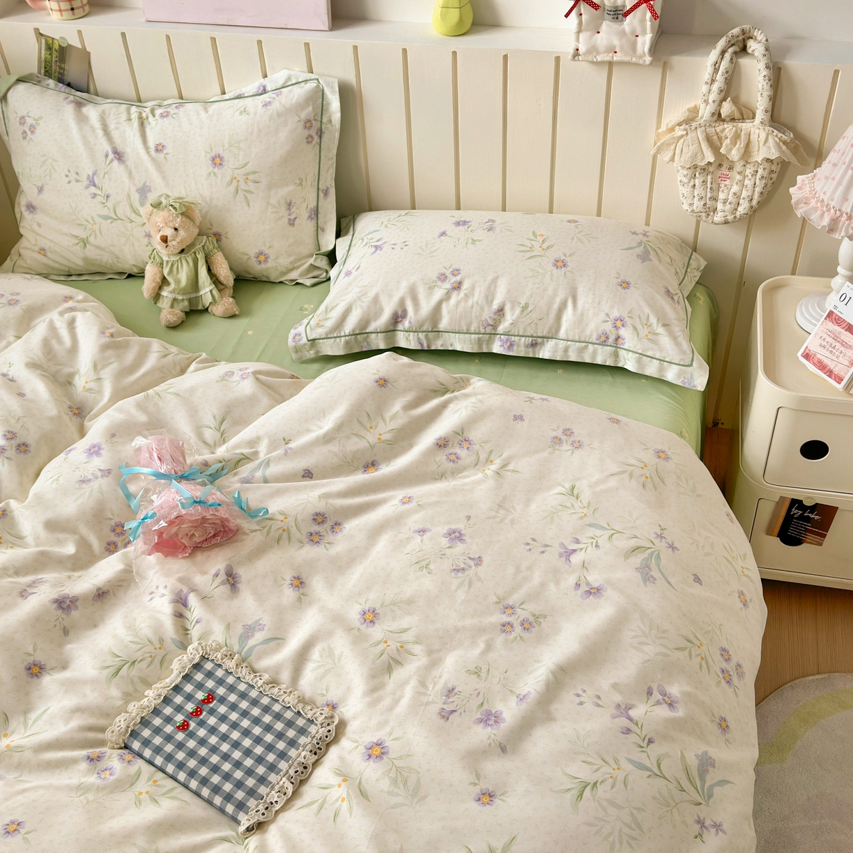 91家纺网 家纺一手货源 找家纺 乐童家纺 2026新款全棉网红直播爆款吊边一字绣工艺款四件套-系列二 幽兰花梦