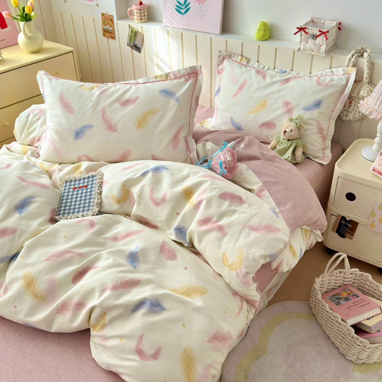 91家纺网 家纺一手货源 找家纺 乐童家纺 2026新款全棉网红直播爆款吊边一字绣工艺款四件套-系列二 羽叶