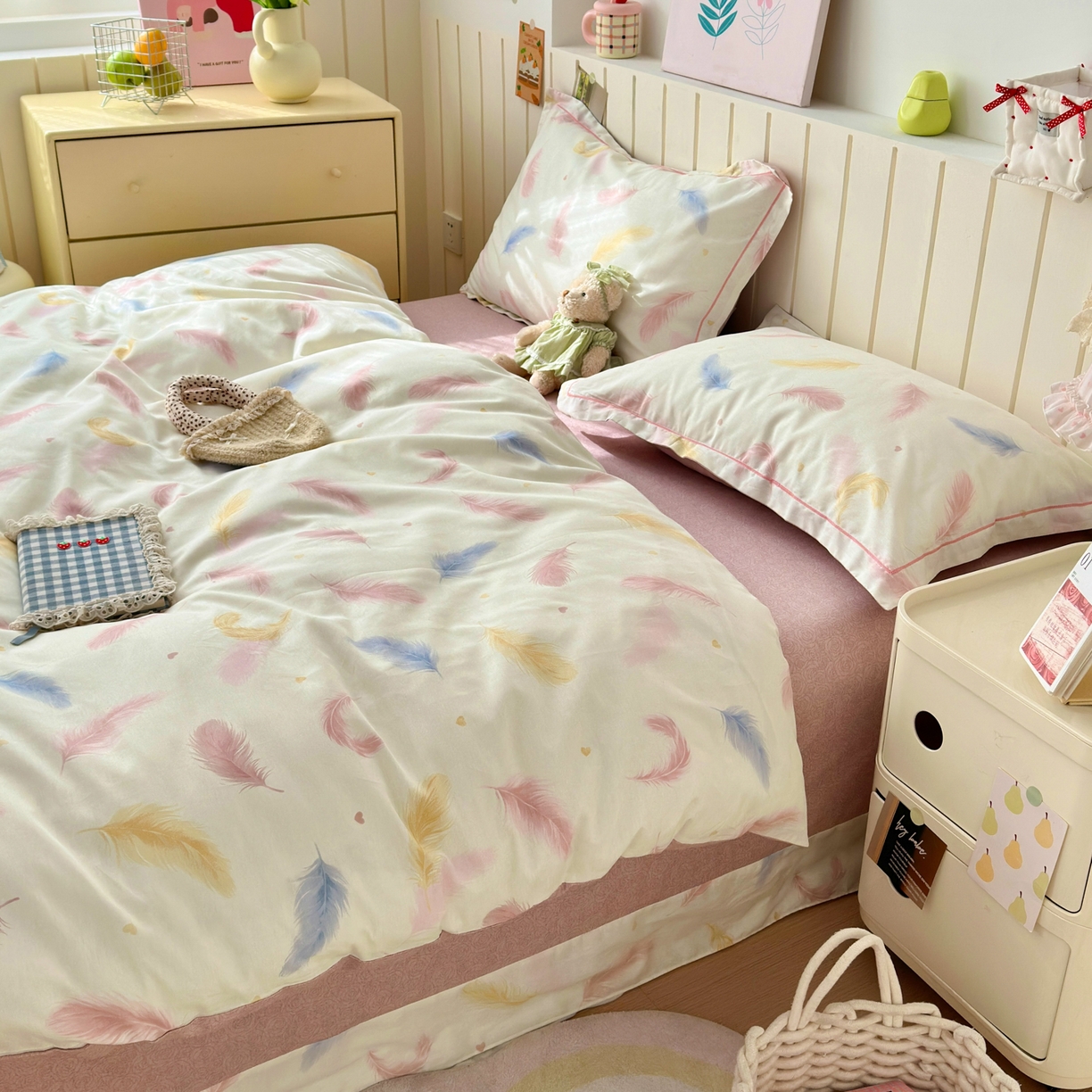 91家纺网 家纺一手货源 找家纺 乐童家纺 2026新款全棉网红直播爆款吊边一字绣工艺款四件套-系列二 羽叶