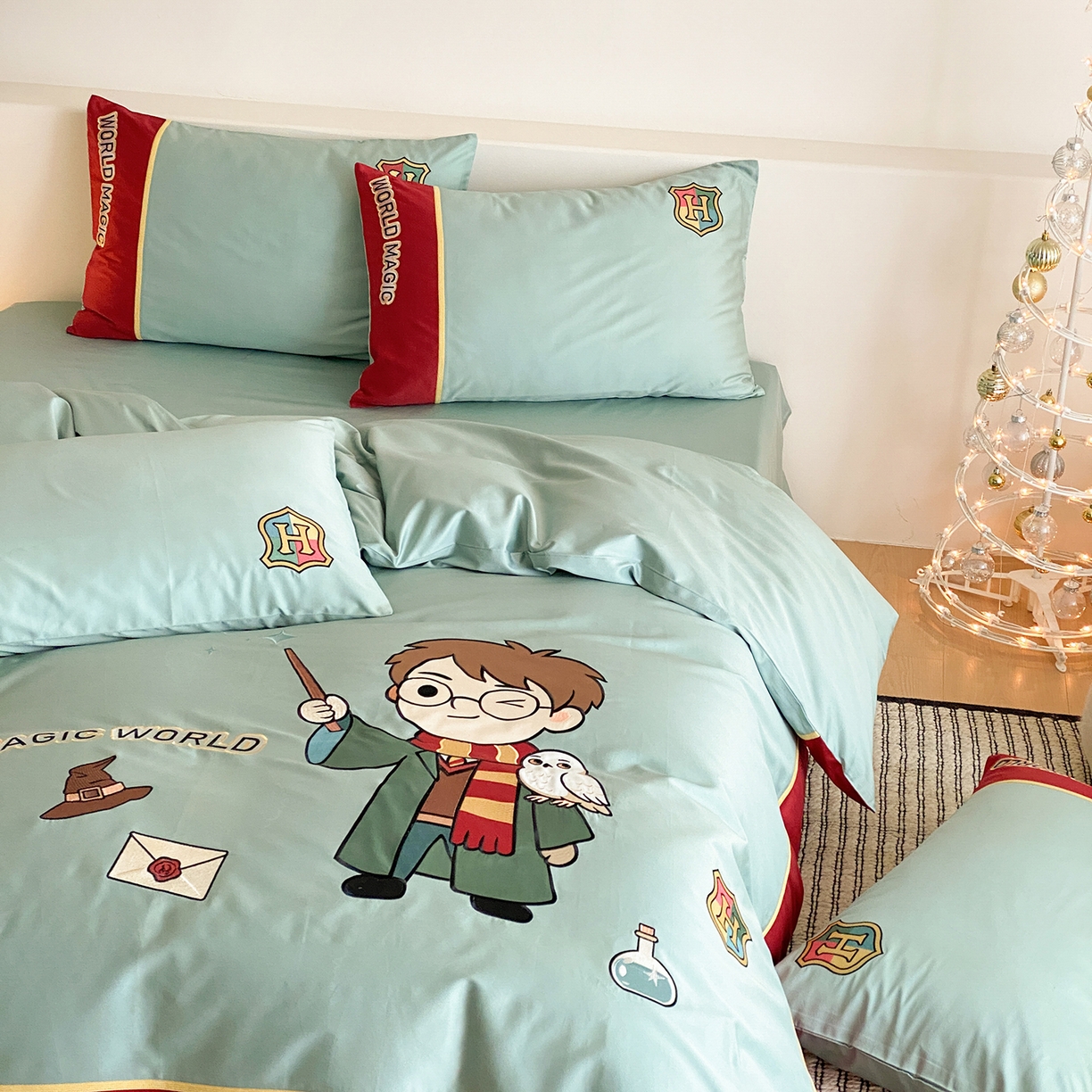 91家纺网 家纺一手货源 找家纺 （总）曼布缇 2026新款100s长绒棉刺绣四件套-魔法学院 控价超级立减活动后：券后368/408/428元起（额外设卷也不能低于此价格）会员减20