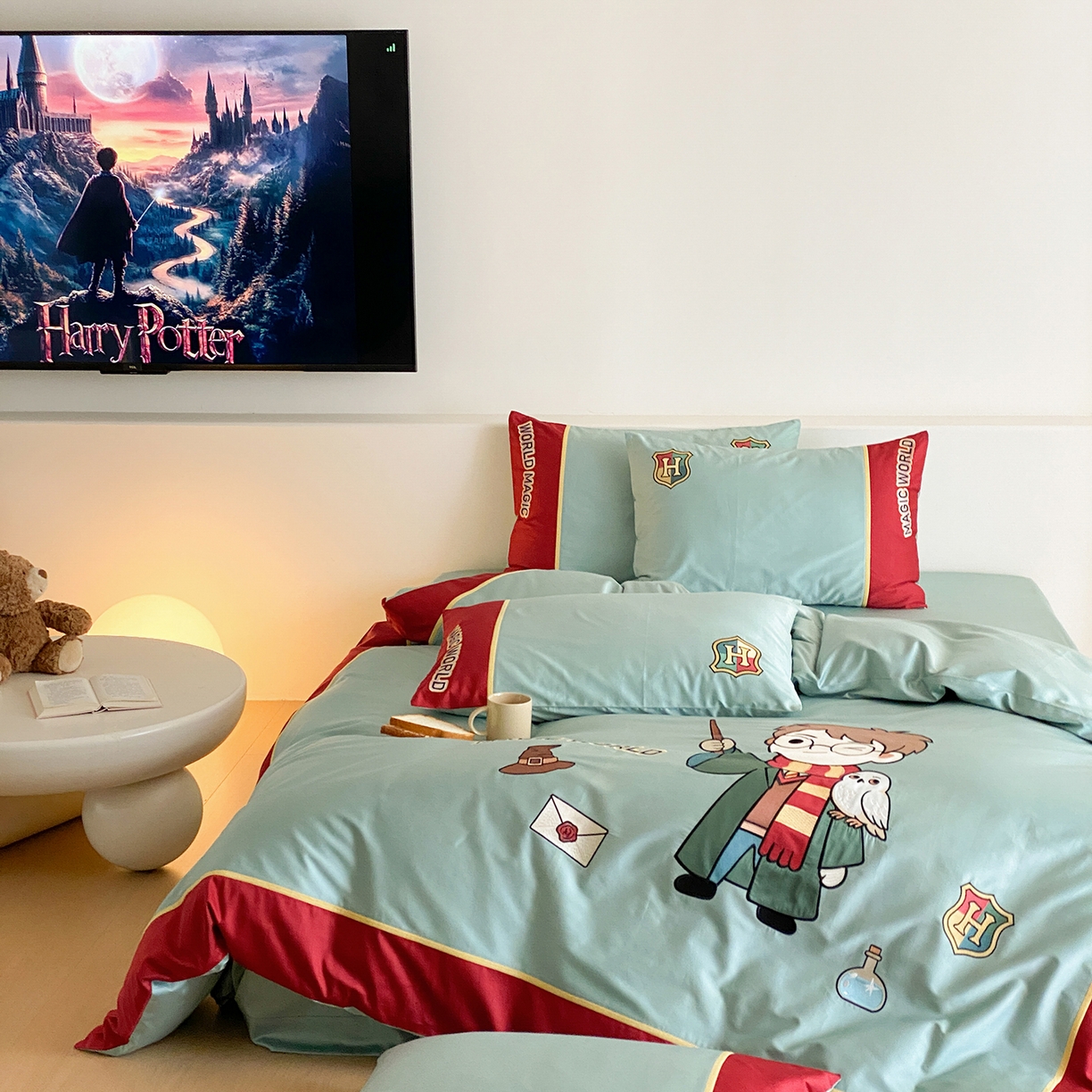 91家纺网 家纺一手货源 找家纺 （总）曼布缇 2026新款100s长绒棉刺绣四件套-魔法学院 控价超级立减活动后：券后368/408/428元起（额外设卷也不能低于此价格）会员减20