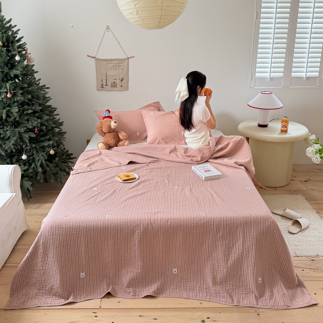 91家纺网 家纺一手货源 找家纺 沐瑟家纺 2026新款全棉水洗绣花枕巾-麦兜 麦兜-粉色