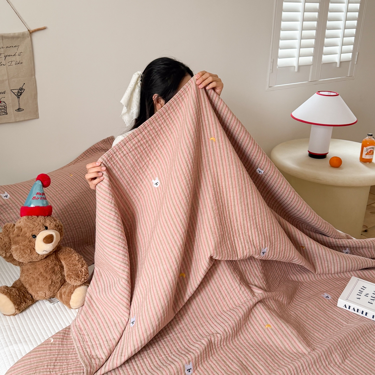 91家纺网 家纺一手货源 找家纺 沐瑟家纺 2026新款全棉水洗绣花枕巾-麦兜 麦兜-粉色