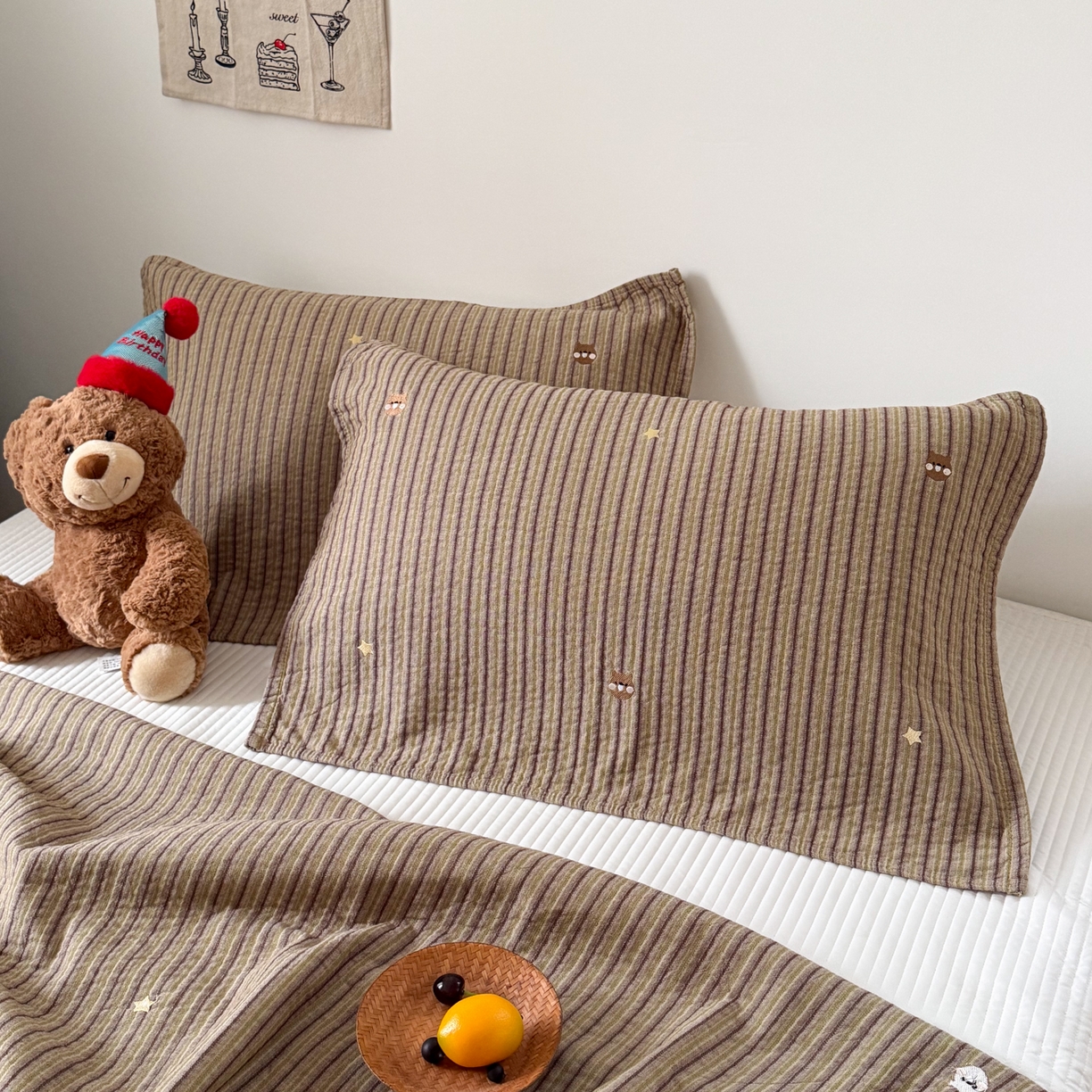 沐瑟家纺 2026新款全棉水洗绣花枕巾-麦兜 麦兜-绿色