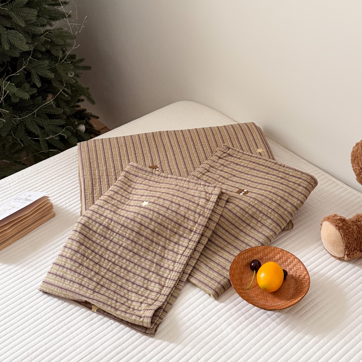 91家纺网 家纺一手货源 找家纺 沐瑟家纺 2026新款全棉水洗绣花枕巾-麦兜 麦兜-绿色