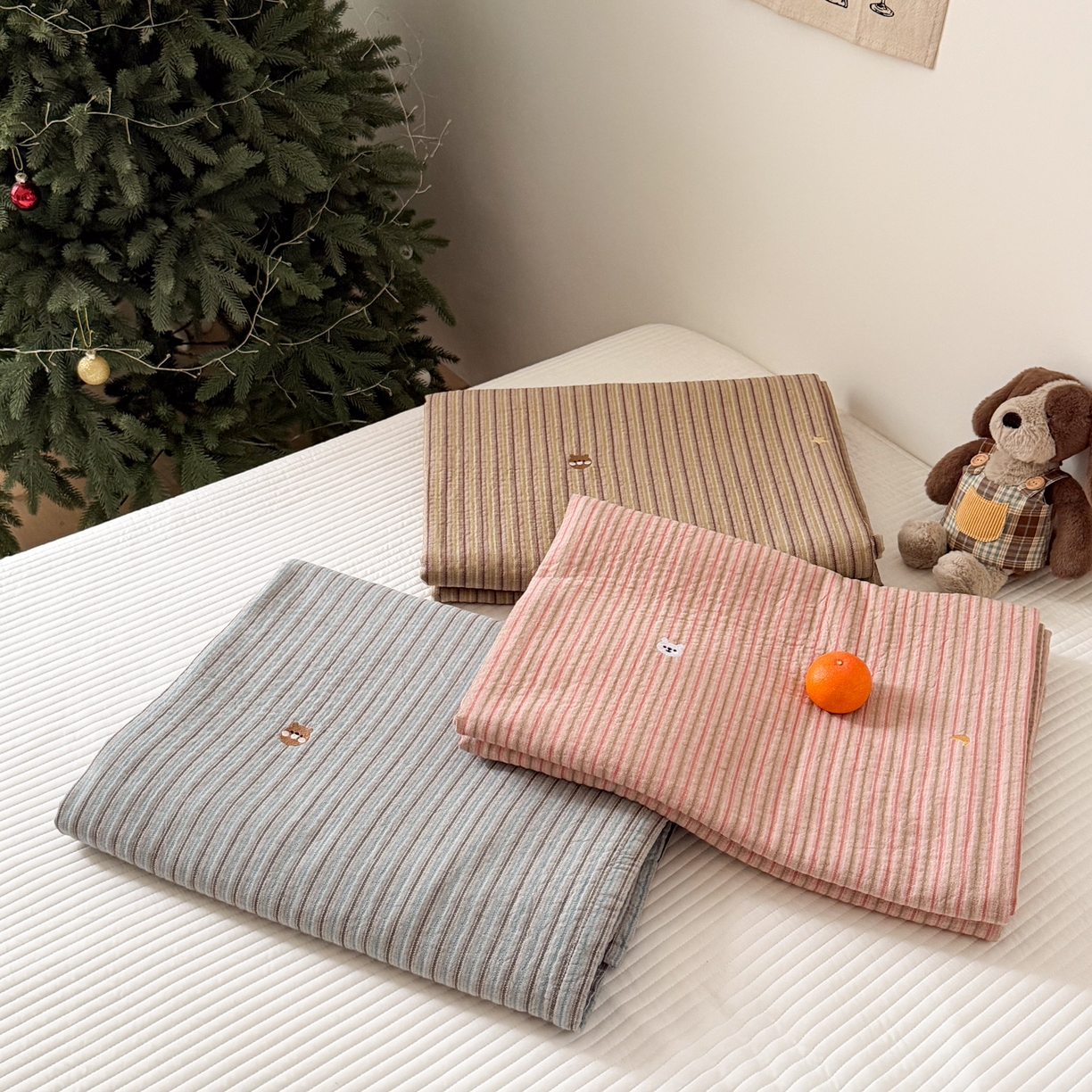 沐瑟家纺 2026新款全棉水洗绣花枕巾-麦兜 组合图仅做展示不可下单