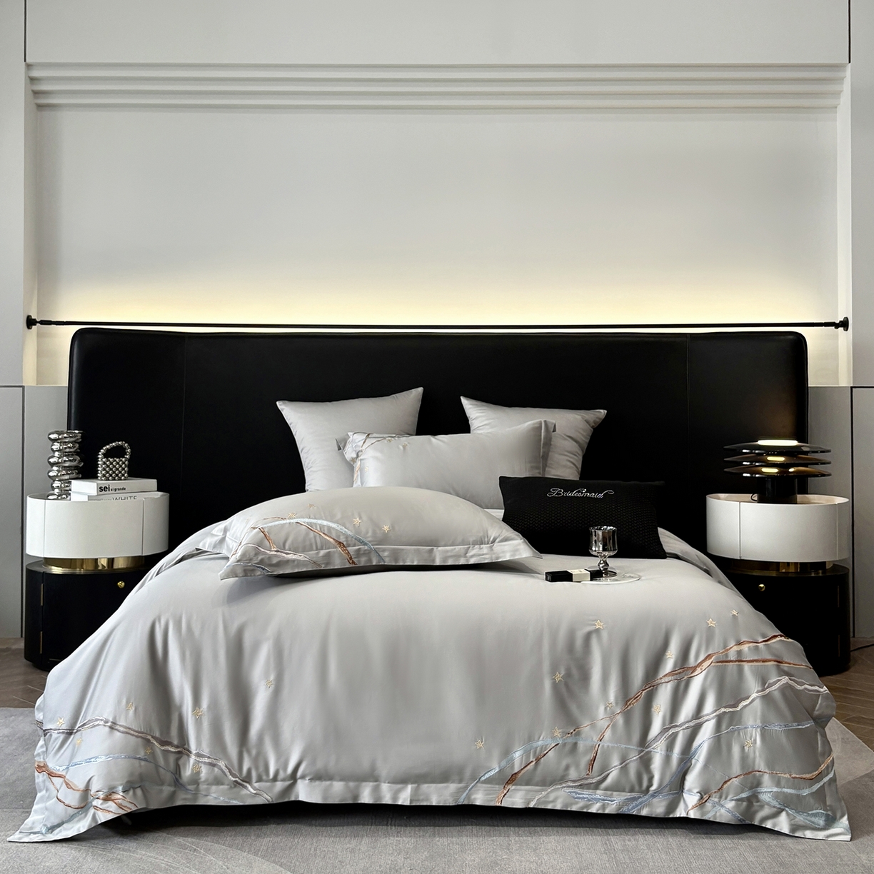 91家纺网 家纺一手货源 找家纺 曼布缇 2026春夏新款长绒棉绣花新品四件套-赛拉罗（严格控价券后378元起）控价超级立减活动后：券后378元起（额外设卷也不能低于此价格）会员减20  赛拉罗-银灰